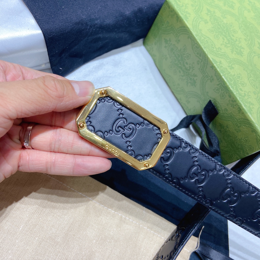 GUCCI403941CWCOM52