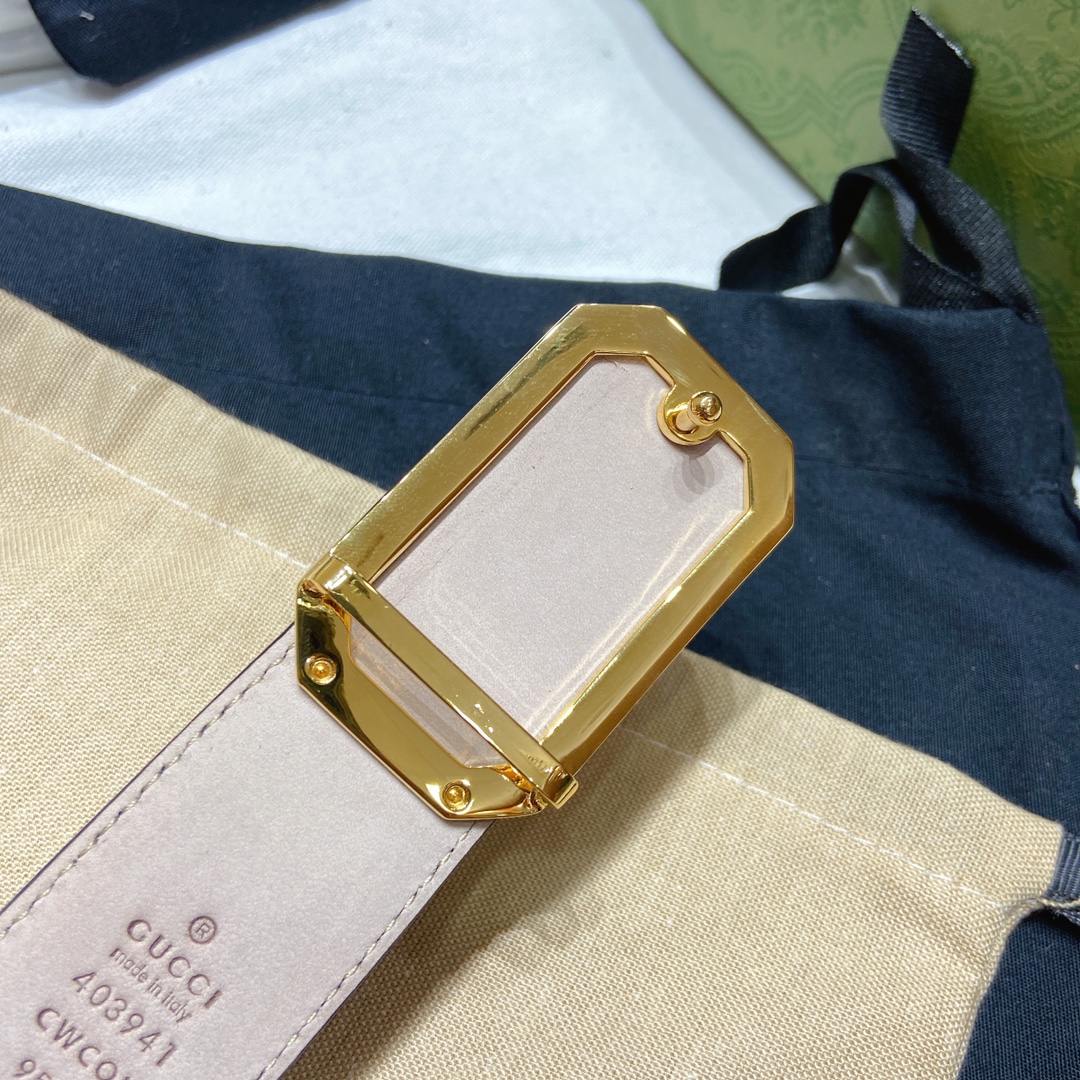 GUCCI403941CWCOM52