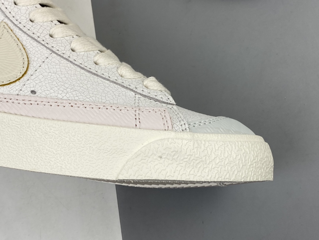 280 Nike Blazer Mid ’1977 Vintage ”Day Of The” 经典开拓者高帮百搭休闲运动板鞋 DC5185-133