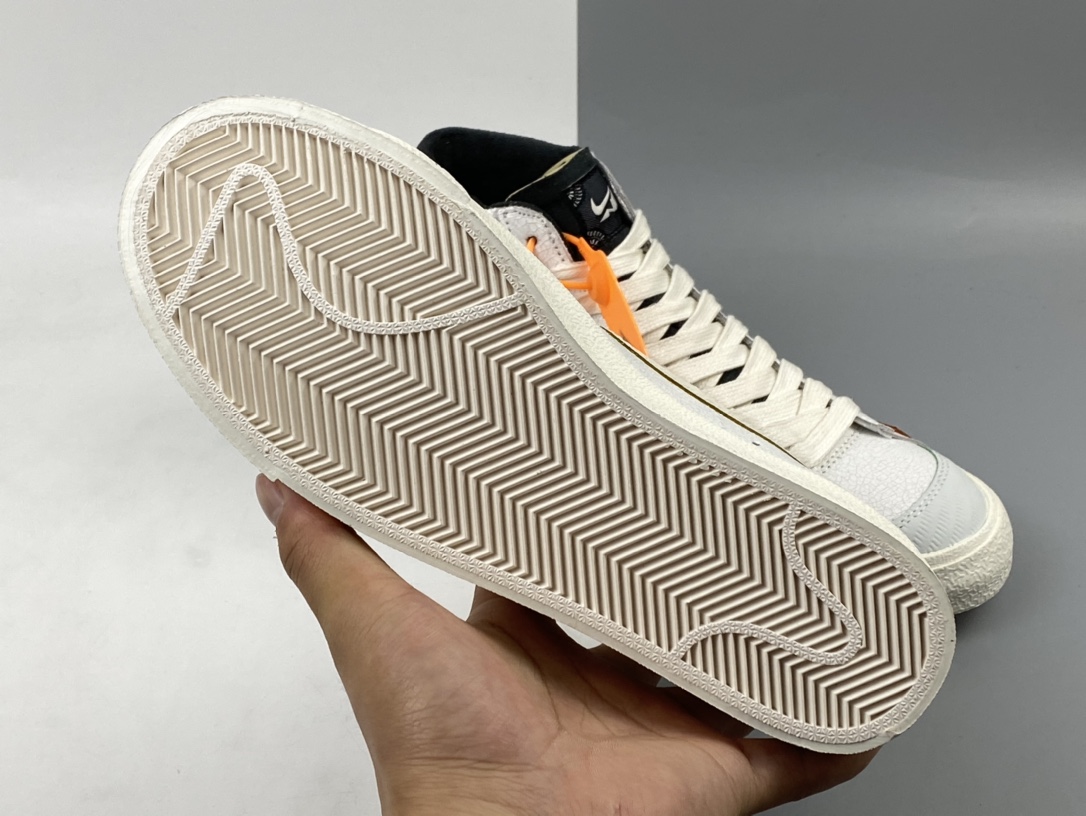 280 Nike Blazer Mid ’1977 Vintage ”Day Of The” 经典开拓者高帮百搭休闲运动板鞋 DC5185-133