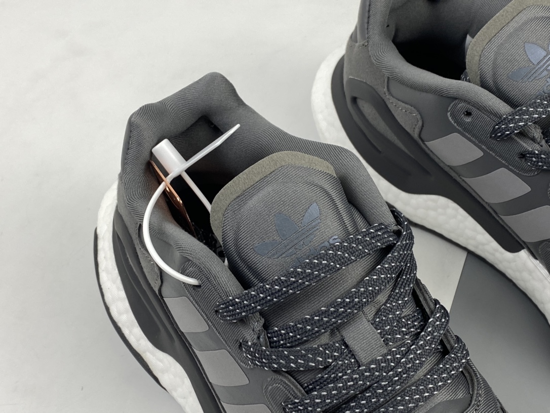 220 Adidas Originals 2020 Day Jogger Boost 三叶草2020版慢跑者系列高弹复古休闲运动跑鞋 夜行者二代 FW4822