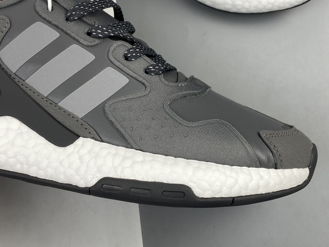 220 Adidas Originals 2020 Day Jogger Boost 三叶草2020版慢跑者系列高弹复古休闲运动跑鞋 夜行者二代 FW4822
