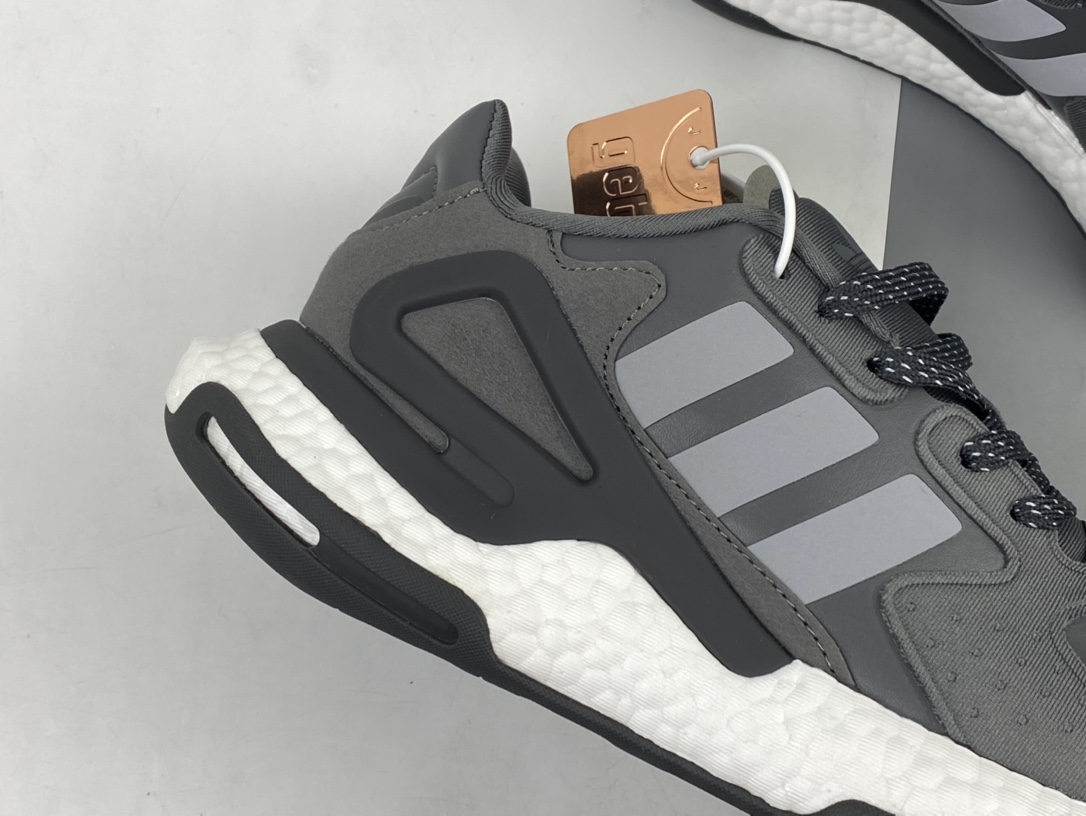 220 Adidas Originals 2020 Day Jogger Boost 三叶草2020版慢跑者系列高弹复古休闲运动跑鞋 夜行者二代 FW4822