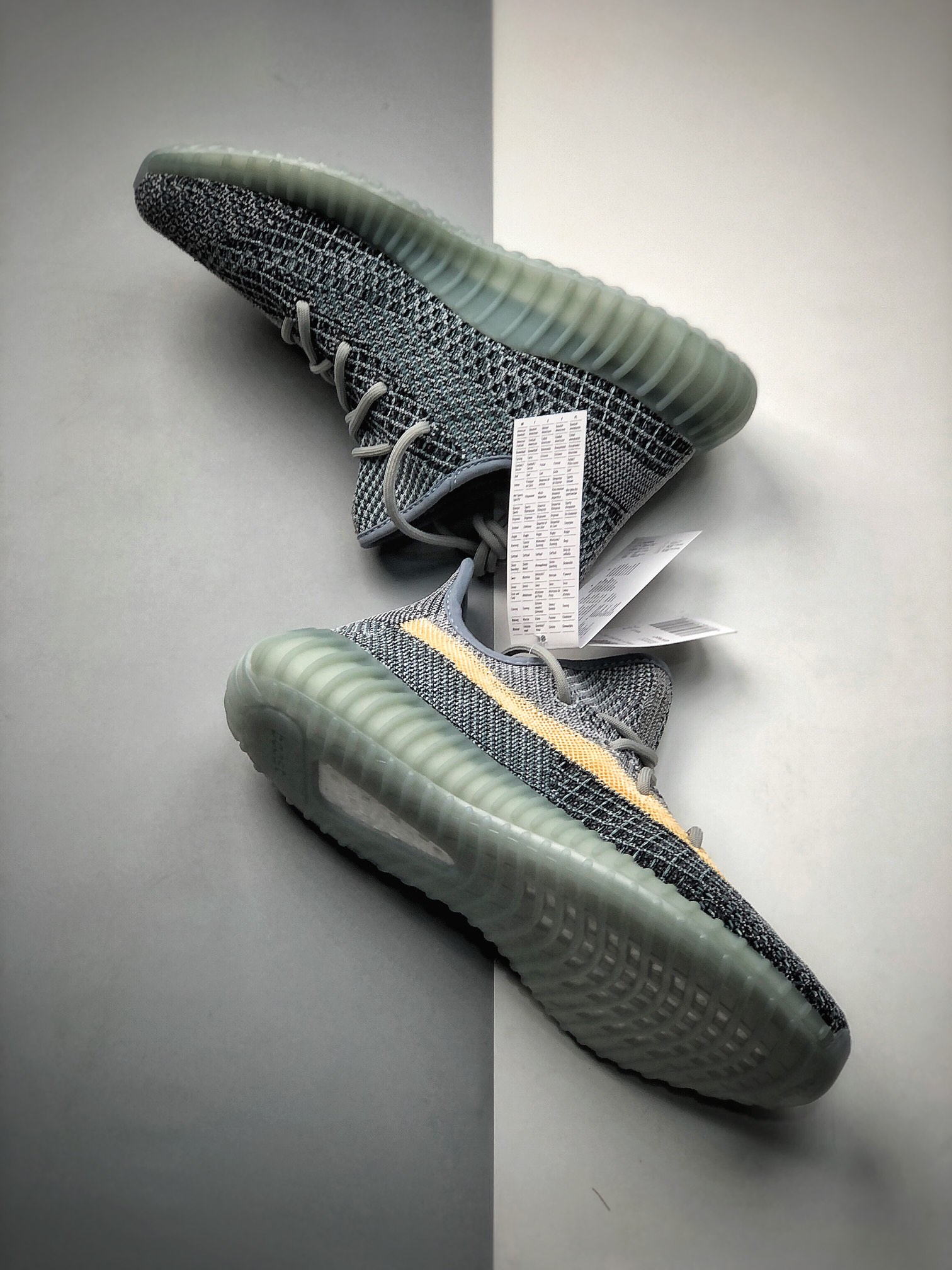 200  蓝精灵Adidas Yeezy Boost 350V2 椰子 超弹力BOOST爆米花中底 脚感无可挑剔   GY7657