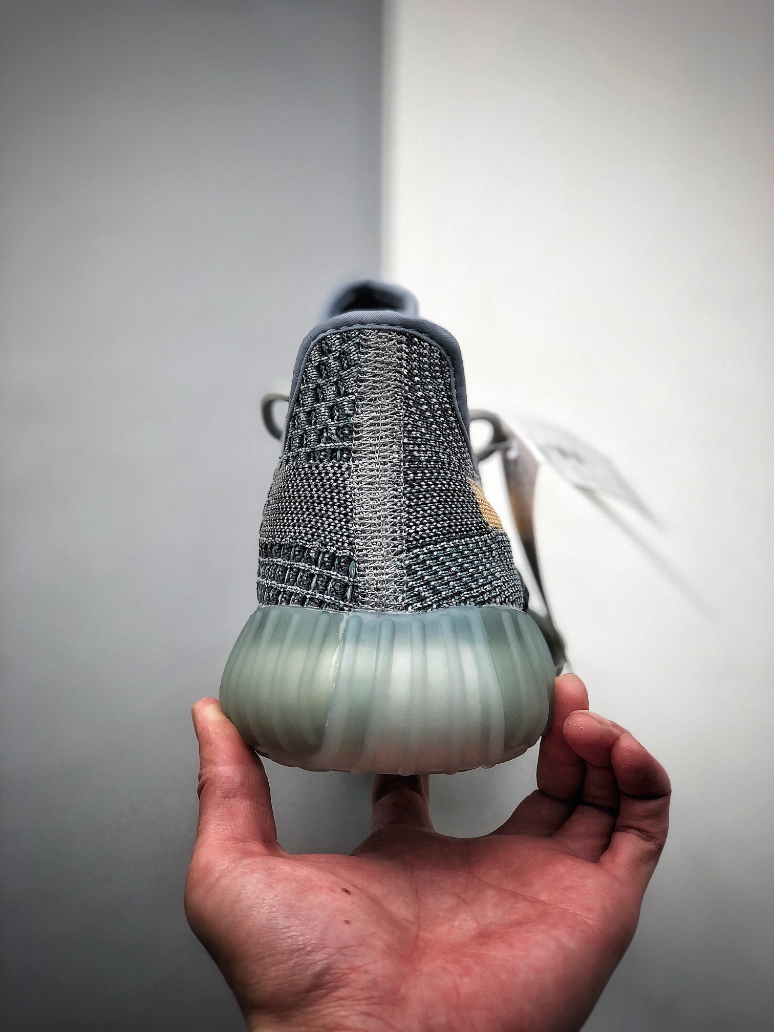 200  蓝精灵Adidas Yeezy Boost 350V2 椰子 超弹力BOOST爆米花中底 脚感无可挑剔   GY7657