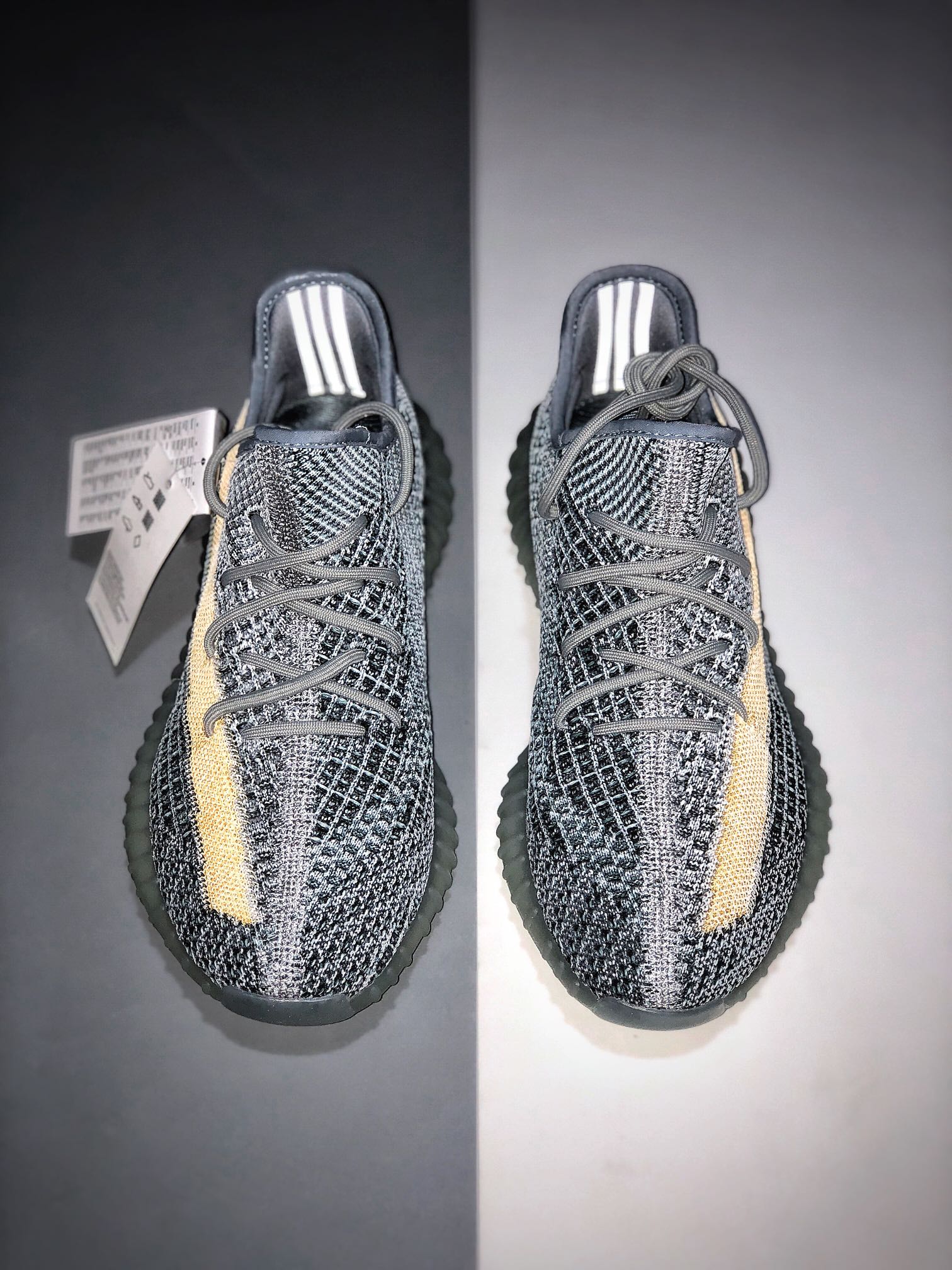 200  蓝精灵Adidas Yeezy Boost 350V2 椰子 超弹力BOOST爆米花中底 脚感无可挑剔   GY7657