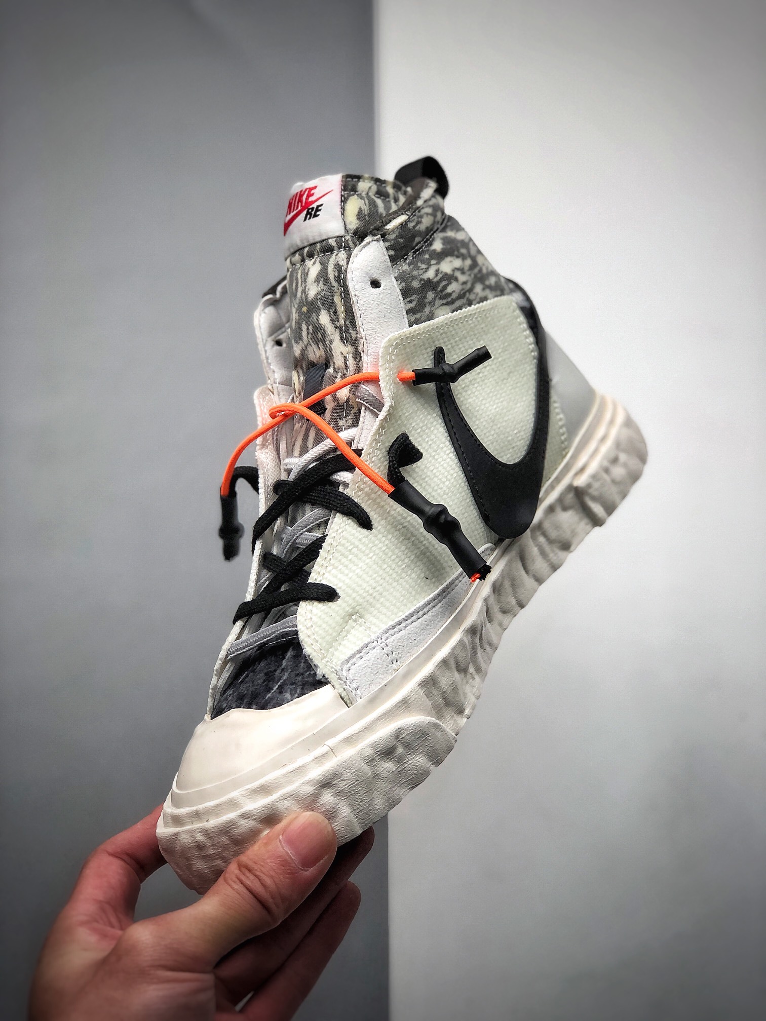 450  Travis Scott 周杰伦同款 整体的改造方式十分大胆且粗狂 CZ3589-100