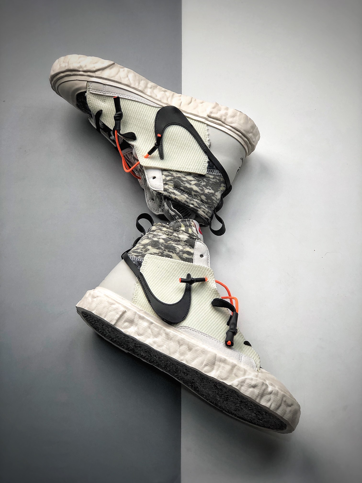 450  Travis Scott 周杰伦同款 整体的改造方式十分大胆且粗狂 CZ3589-100