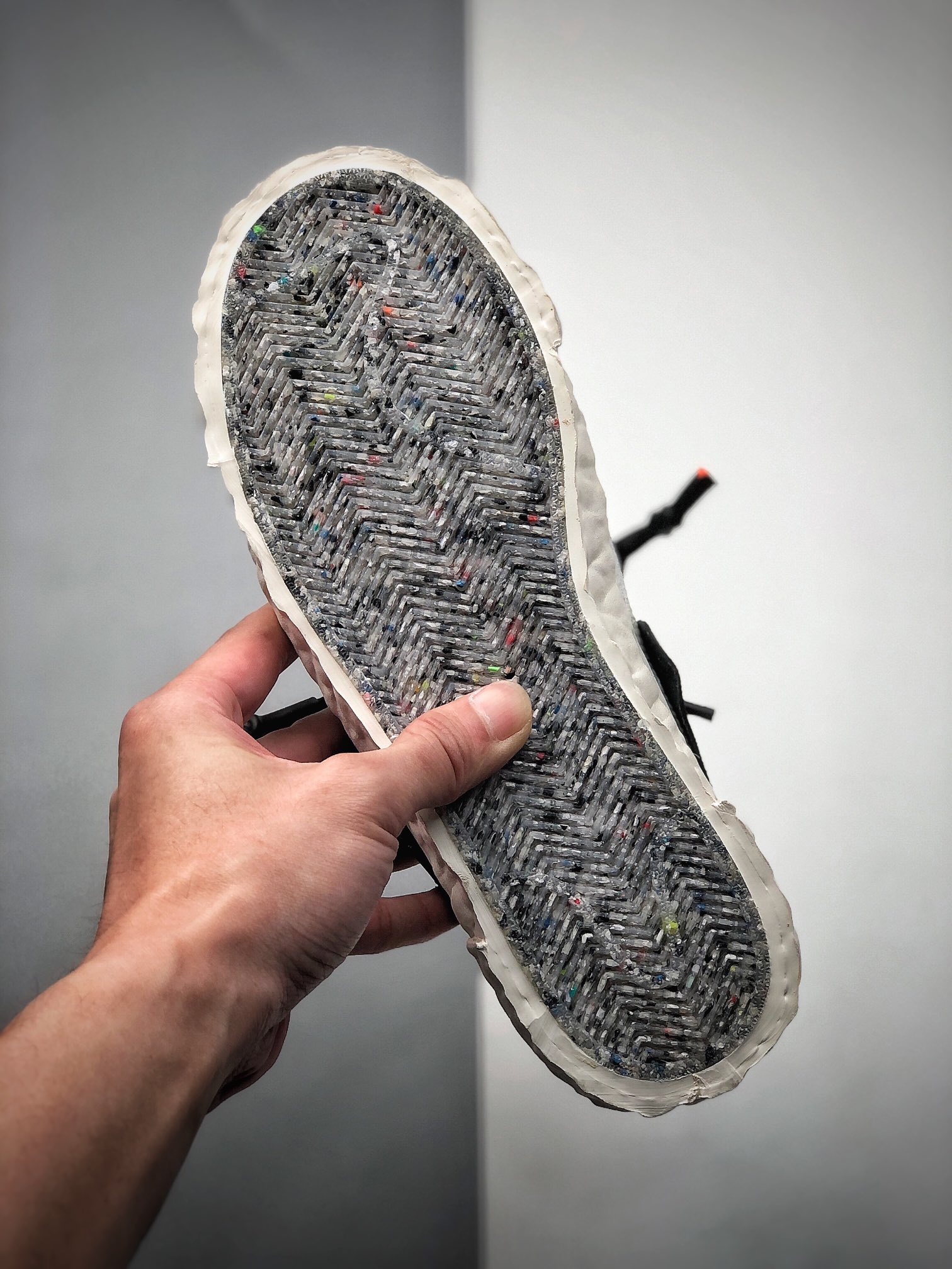 450  Travis Scott 周杰伦同款 整体的改造方式十分大胆且粗狂 CZ3589-100