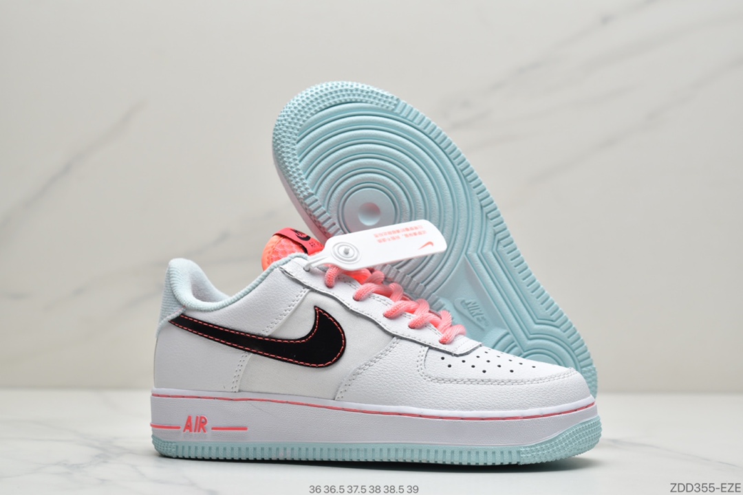 230 耐克Nike Wmns Air Force 1’07 LV8 GS”White/Black-Flash”空军一号经典低帮百搭休闲运动板鞋“皮革白蓝粉南海岸”DD7709-100