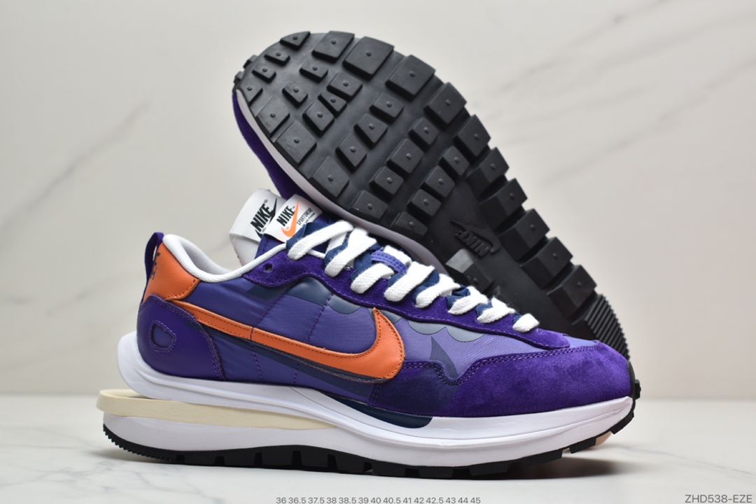 300  Sacai x Nike VaporWaffle  DD1875-500