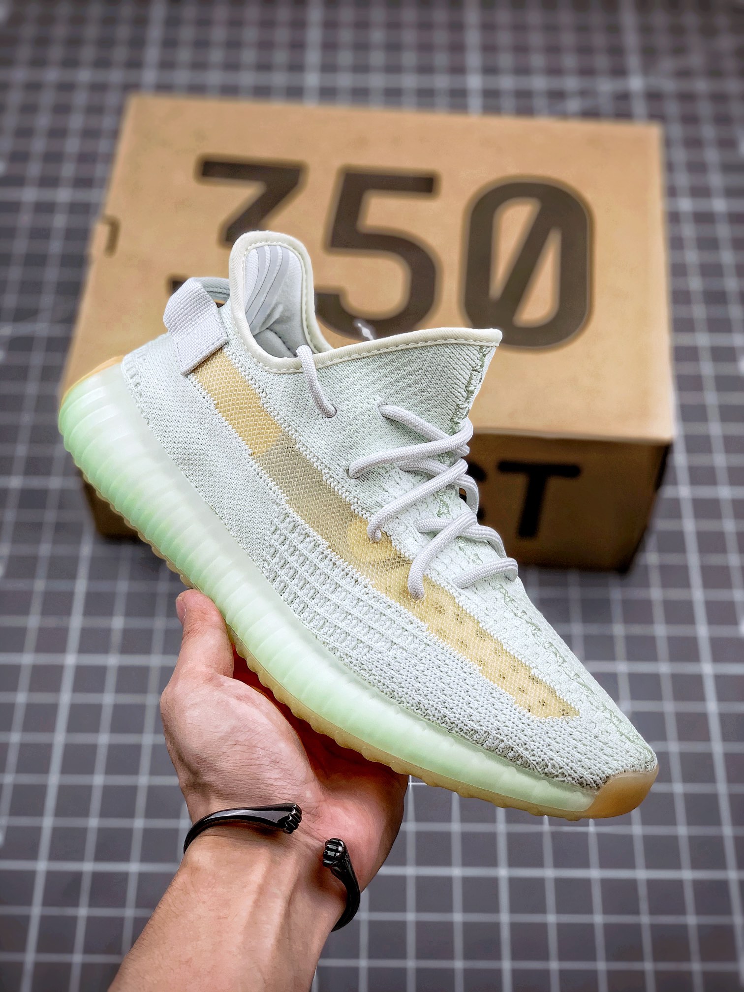Adidas Yeezy 350 Boost V2 "Hyperspace" color verde menta, edición limitada de Asia, pedido designado por clientes de co…