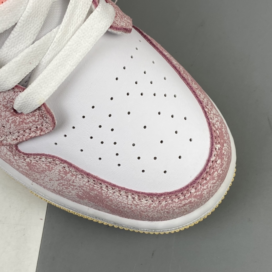 240 Air Jordan 1 Low AJ1低帮时尚休闲板鞋 CW7104-601