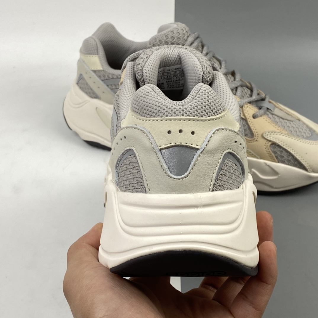 240 AD Yeezy Boost 700 V2 “Cream ” 奶油 棕灰白 复古爆米花中底姥爷慢跑鞋 GY7924