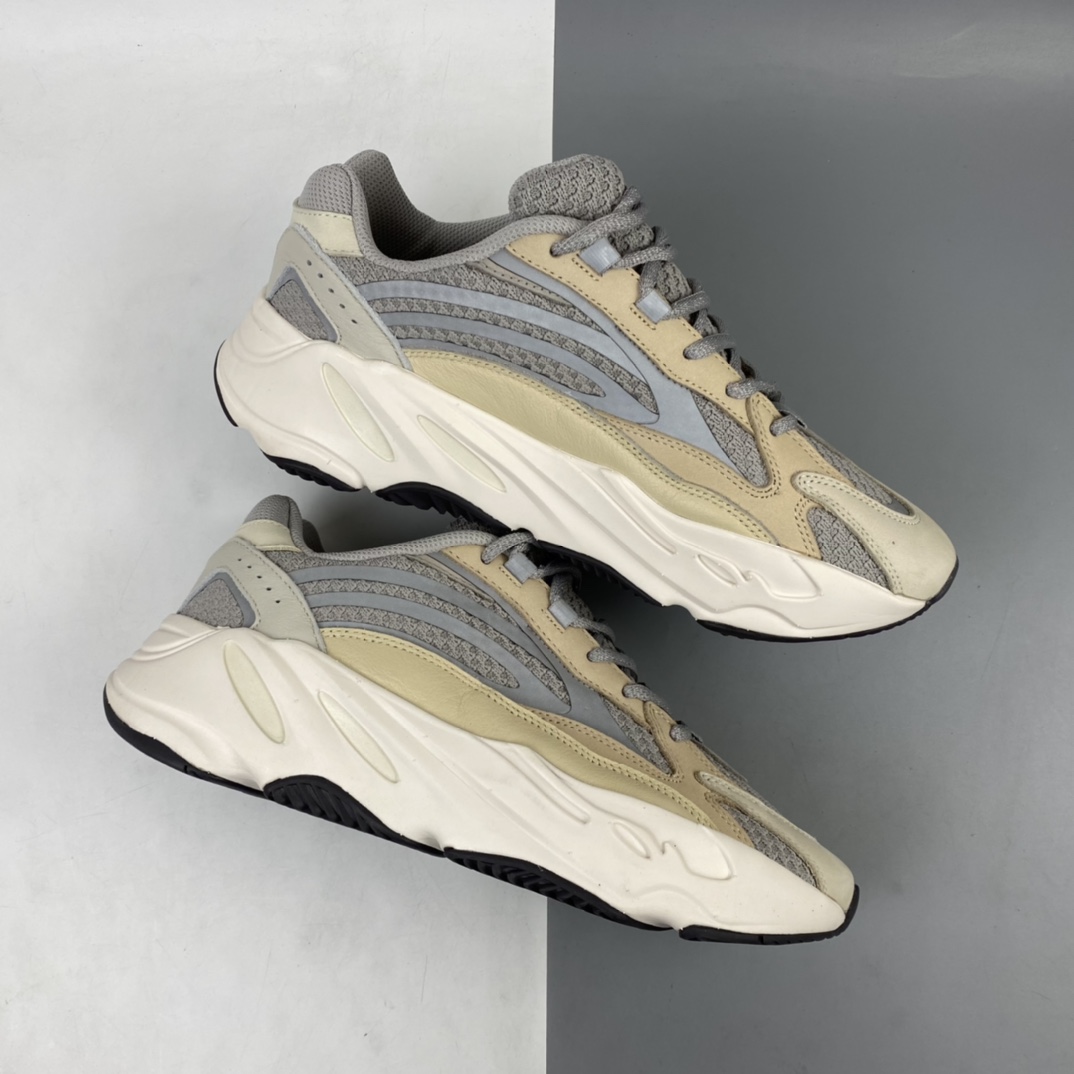 240 AD Yeezy Boost 700 V2 “Cream ” 奶油 棕灰白 复古爆米花中底姥爷慢跑鞋 GY7924
