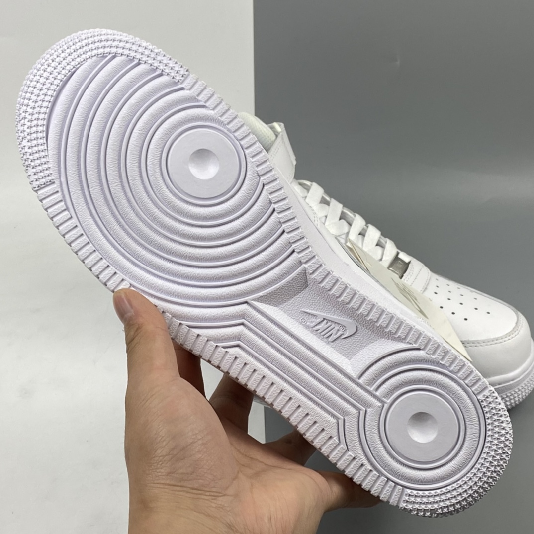 120 Nk Air Force 1’07 Mid 空军一号经典款中帮休闲板鞋 315123-111