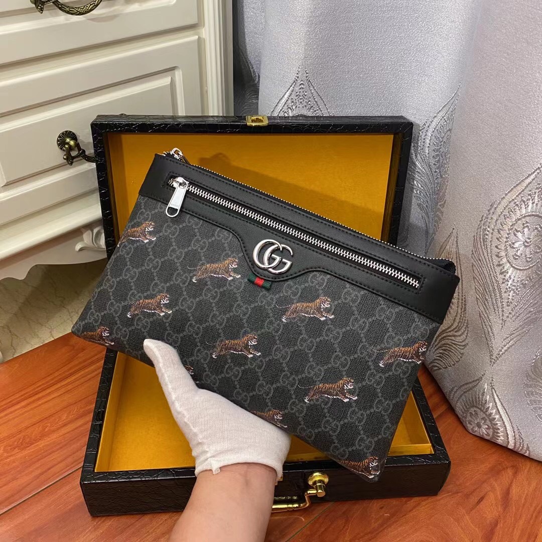 原版品质，做完工美，又一款超爆来款袭，摆脱以经往典设计 足以吸人引的眼球古琦属专里布， 款号：k33224黑灰，尺寸：28-18-3