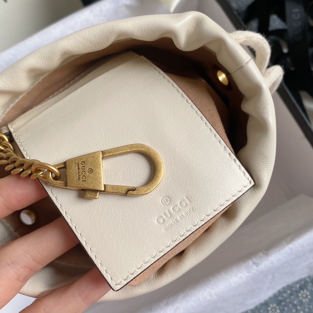 Gucci GG marmont抽绳水桶迷你•白色