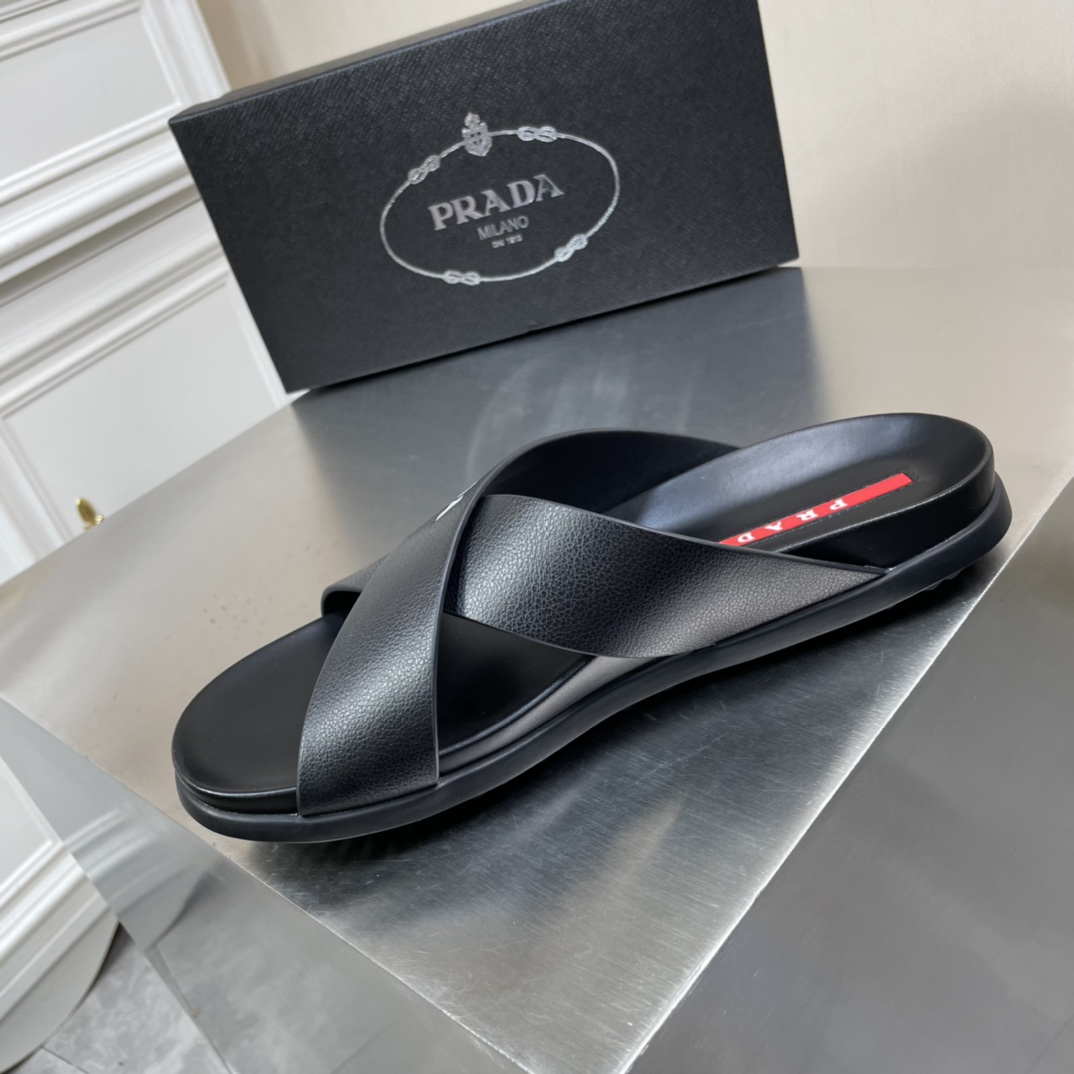 波罗的海蓝 Saffiano 皮革凉鞋 | Prada