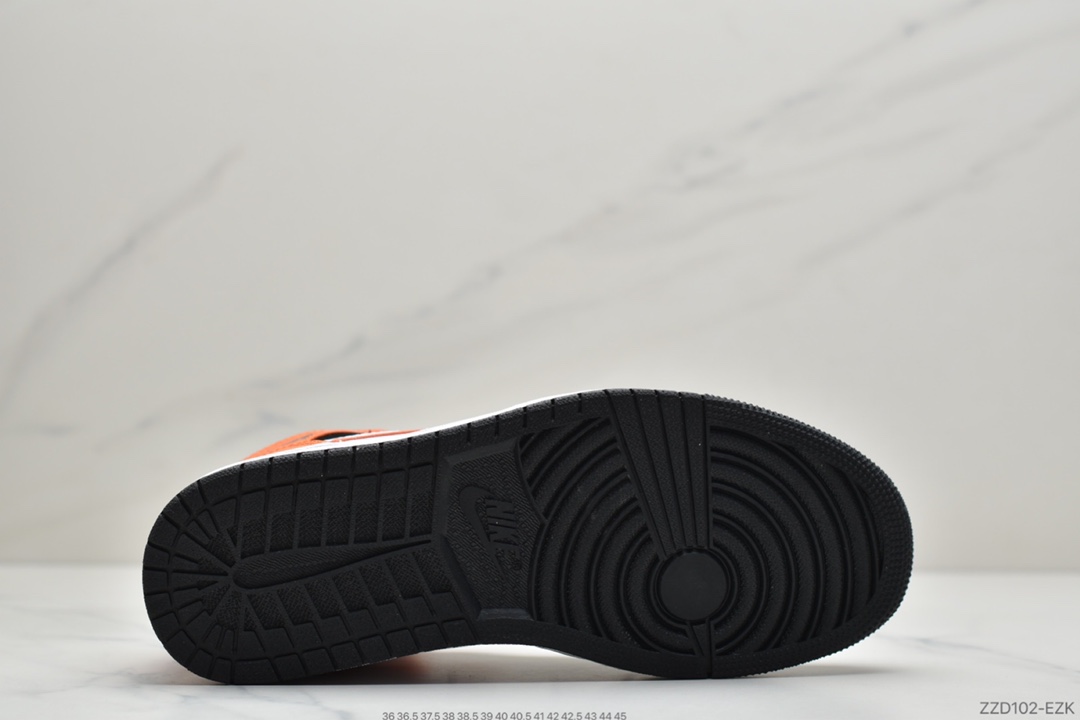 250 乔丹Air Jordan 1 Mid白橙扣碎 AJ1乔1中邦休闲板鞋554724-058