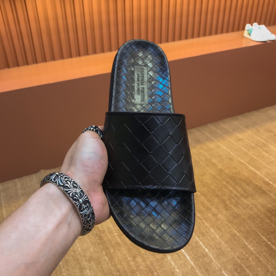 I0 Bottega Veneta 鞋面采用优质面料 特供大底 质感超赞 细节决定品质 38-44。