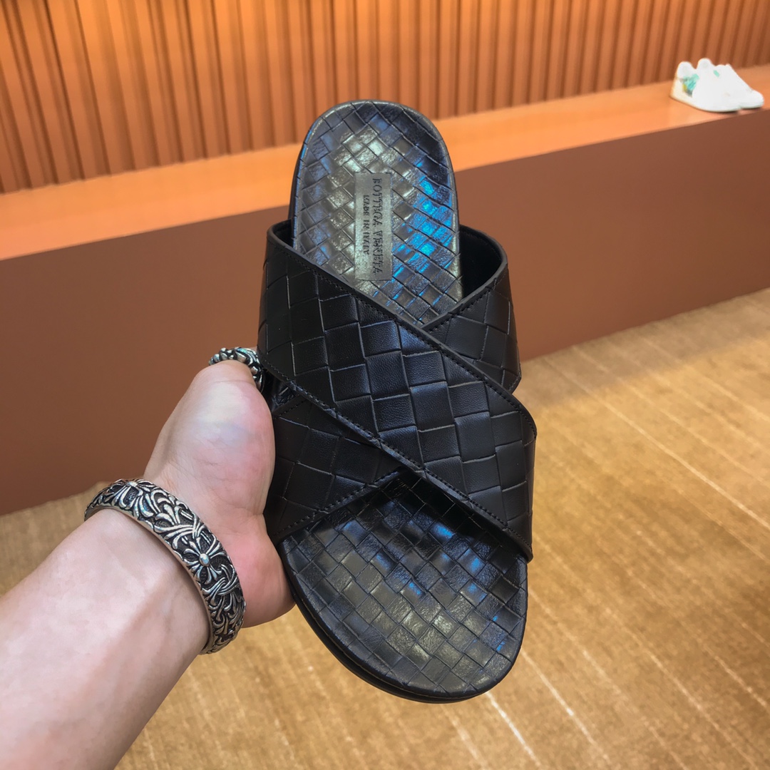 I0 Bottega Veneta 鞋面采用优质面料 特供大底 质感超赞 细节决定品质 38-44。