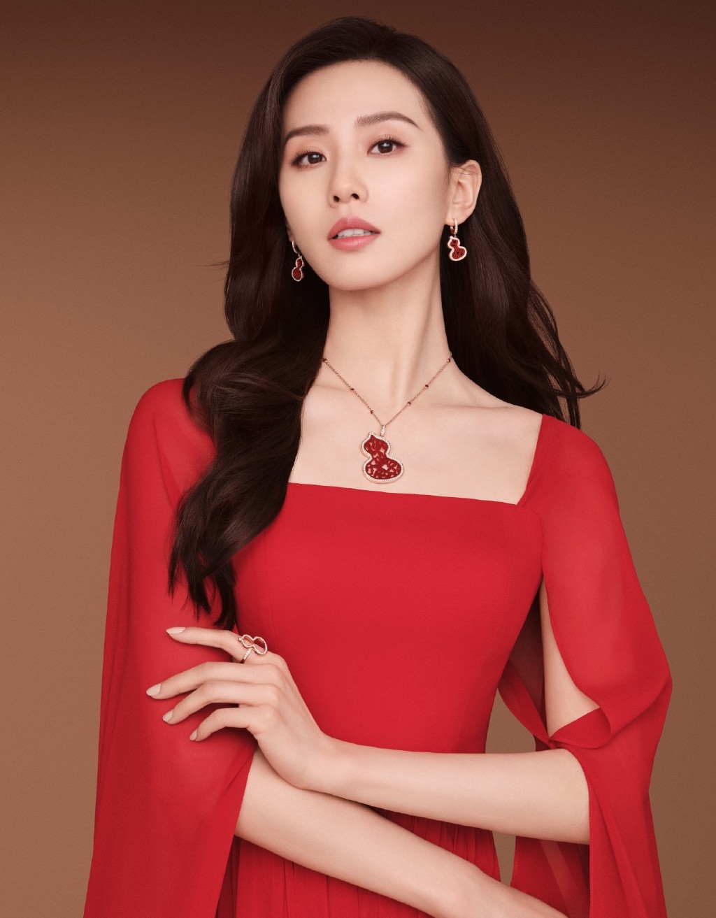 批185WULU系列新品 葫芦耳扣。 搭配 珊瑚 ，绿松。S925纯银材质 咪金电镀香槟金色