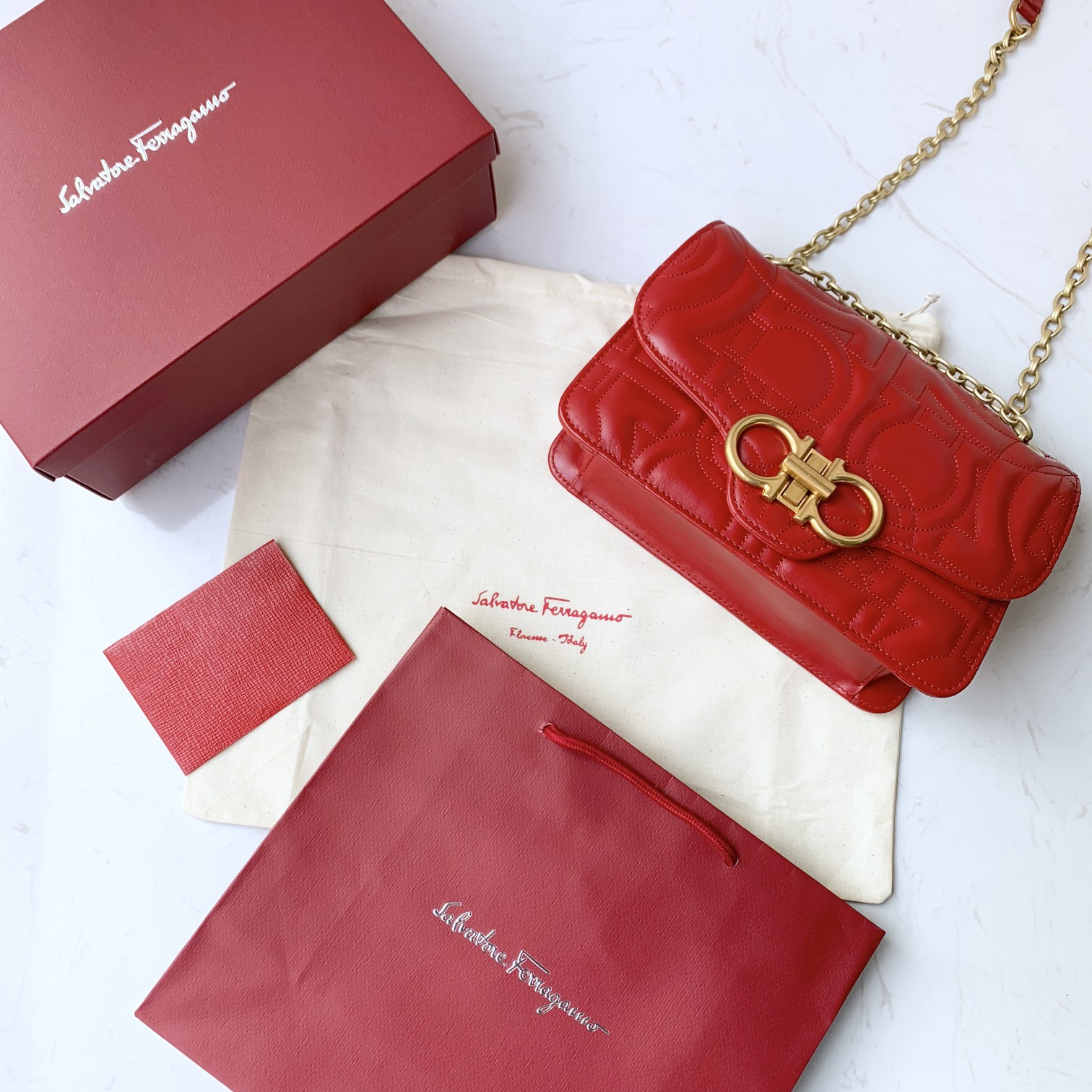 Ferragamo [Large red]