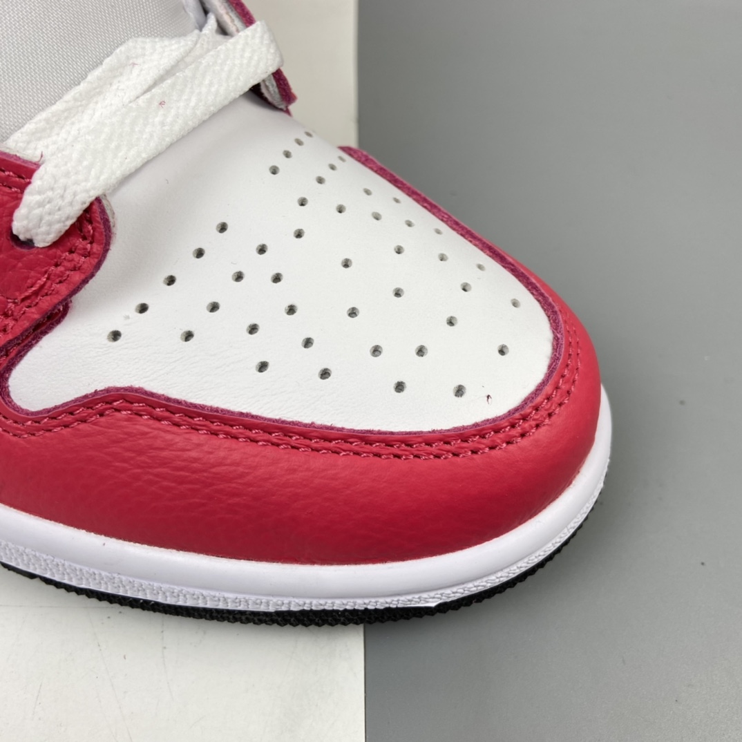 300 Air Jordan 1“Sail/University Red”AJ1 乔1奥运白红 高帮篮球鞋 555088-603