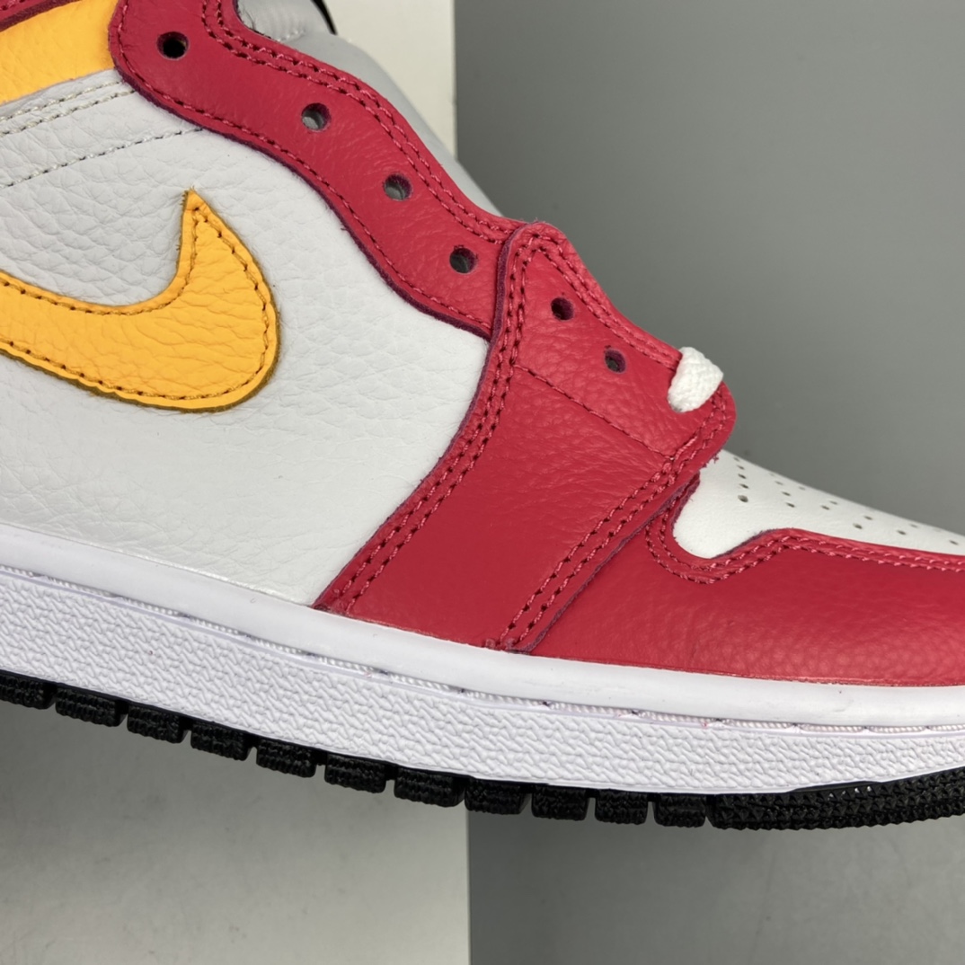 300 Air Jordan 1“Sail/University Red”AJ1 乔1奥运白红 高帮篮球鞋 555088-603