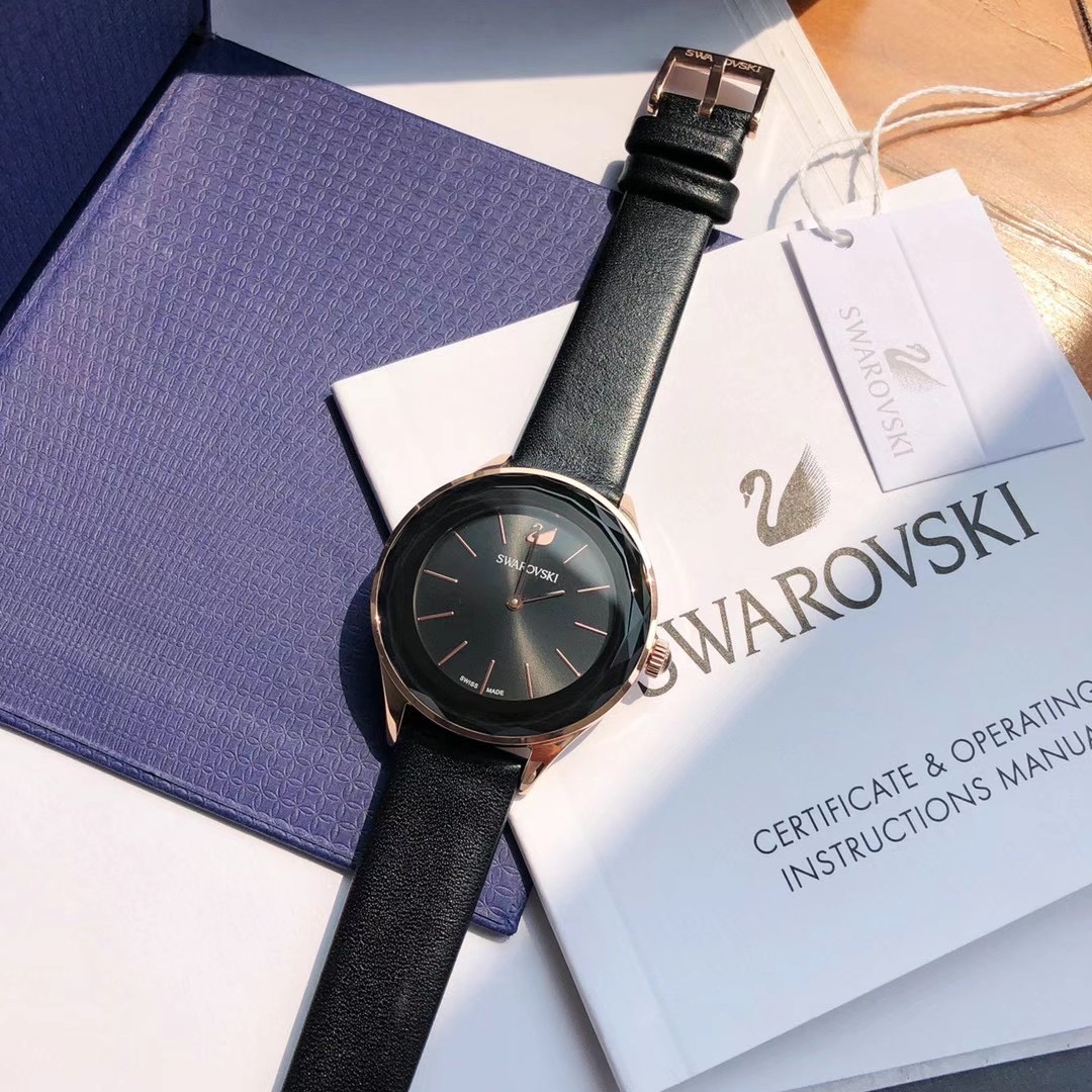 Часы Swarovski