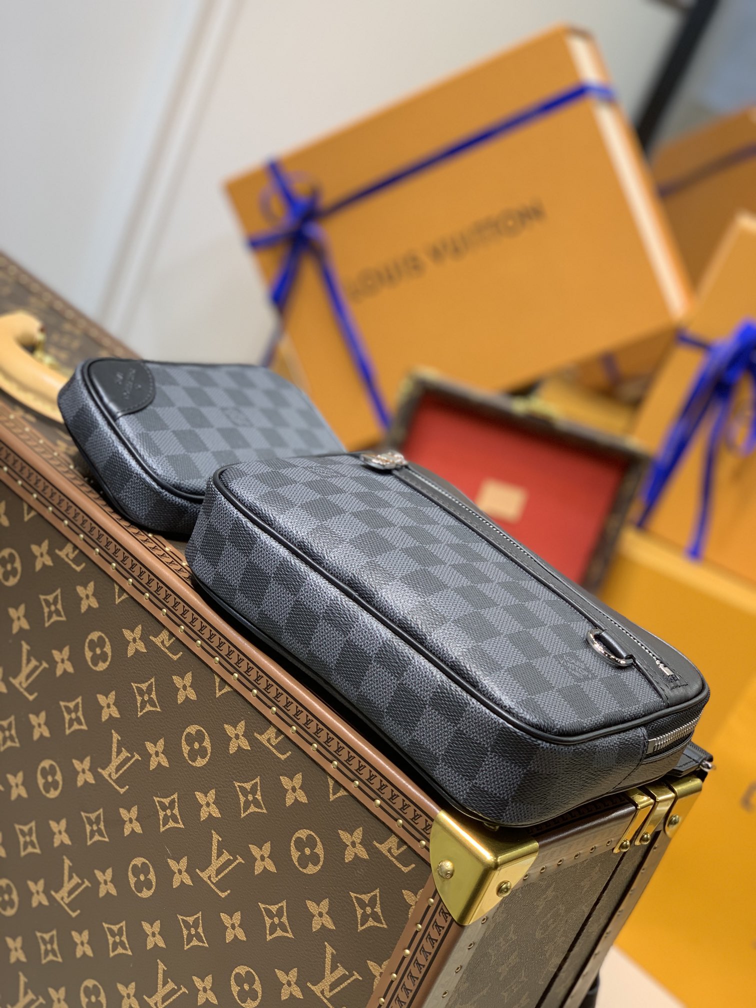 Louis Vuitton LV Scott 二合一邮差包 N50018