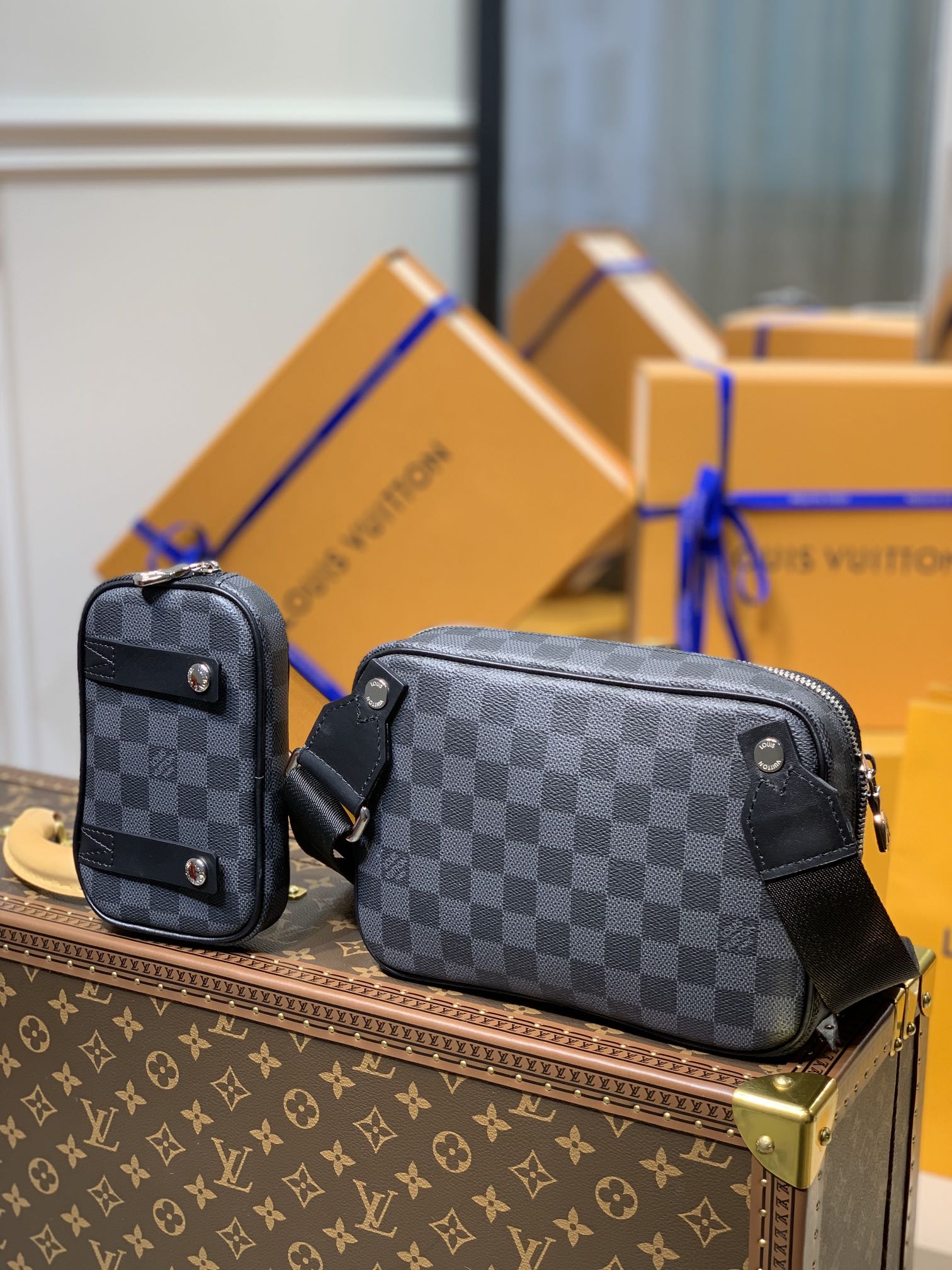 Louis Vuitton LV Scott 二合一邮差包 N50018