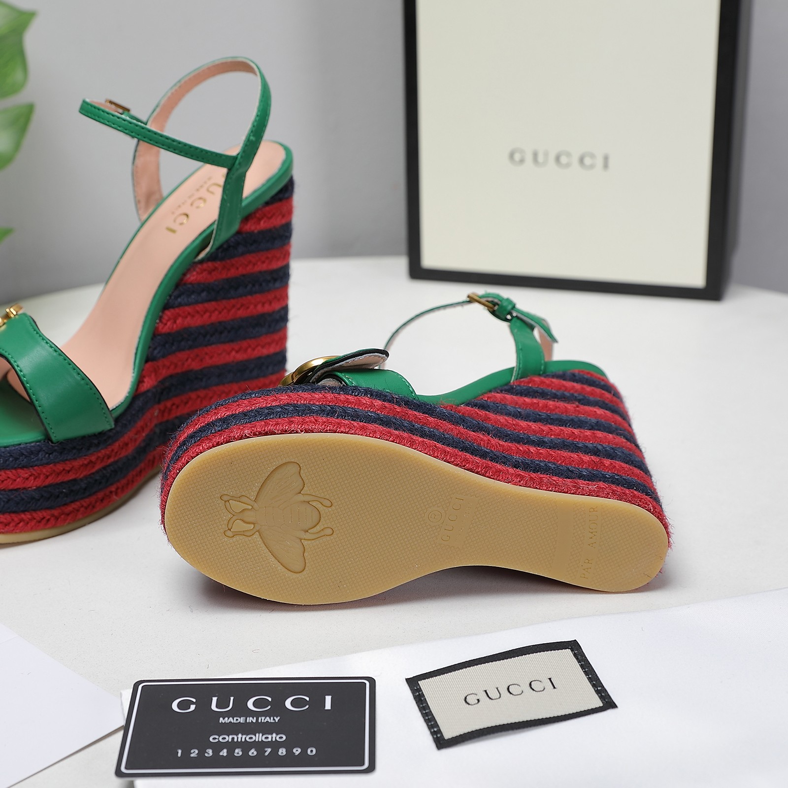 . Versión de gama alta 2021 Gucci Gucci nuevo talón inclinado sandalias de plataforma de agua Este p