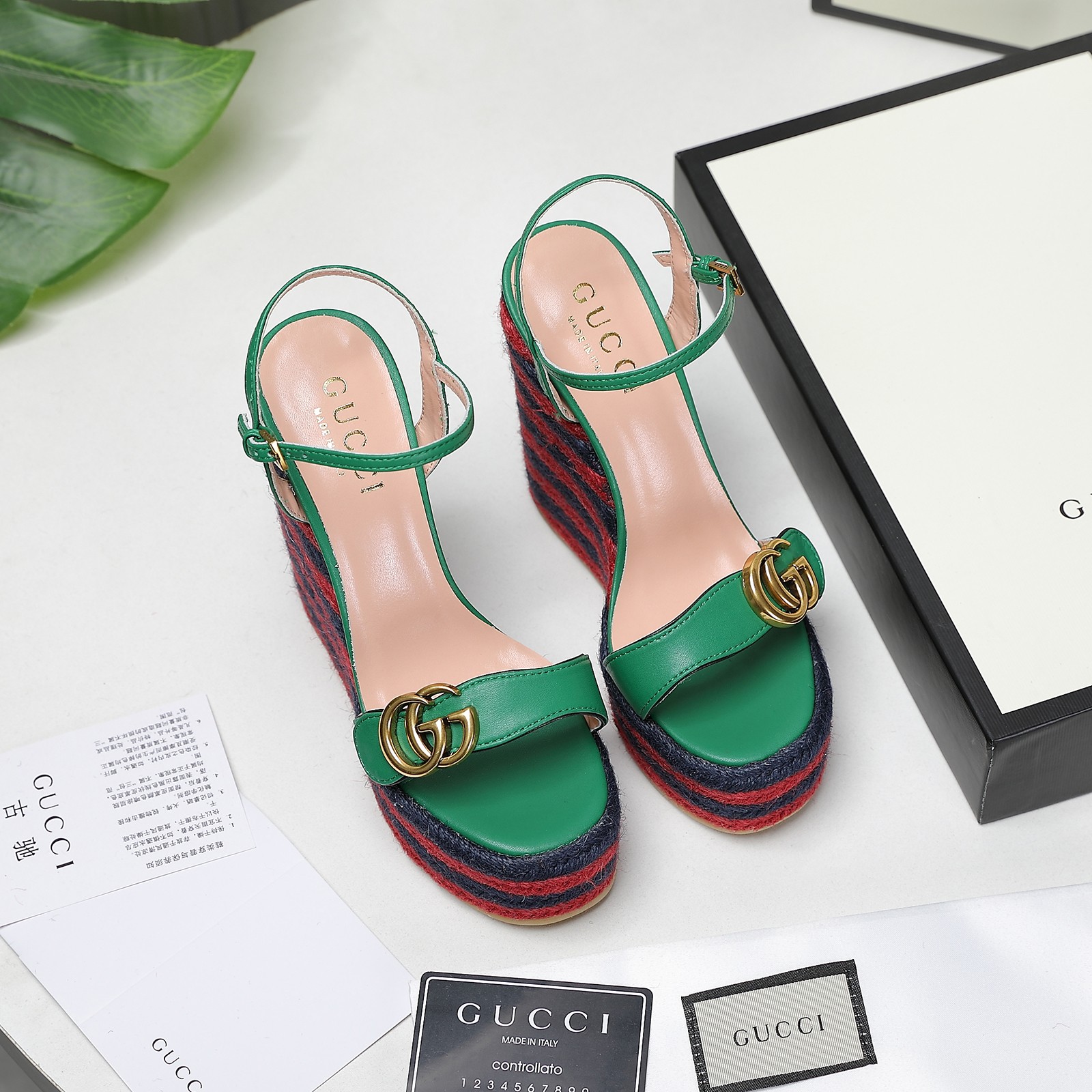 . Versión de gama alta 2021 Gucci Gucci nuevo talón inclinado sandalias de plataforma de agua Este p