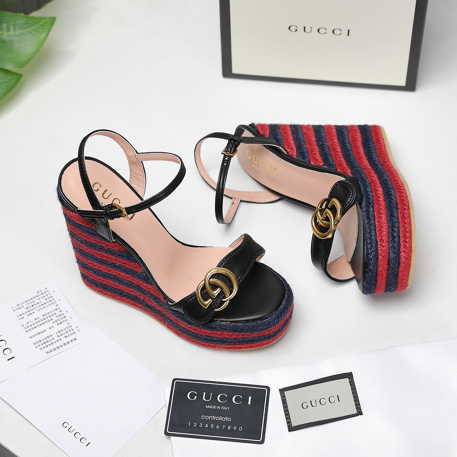 Versión de gama alta 2021Gucci Gucci nuevo talón inclinado sandalias de plataforma de agua Este par 