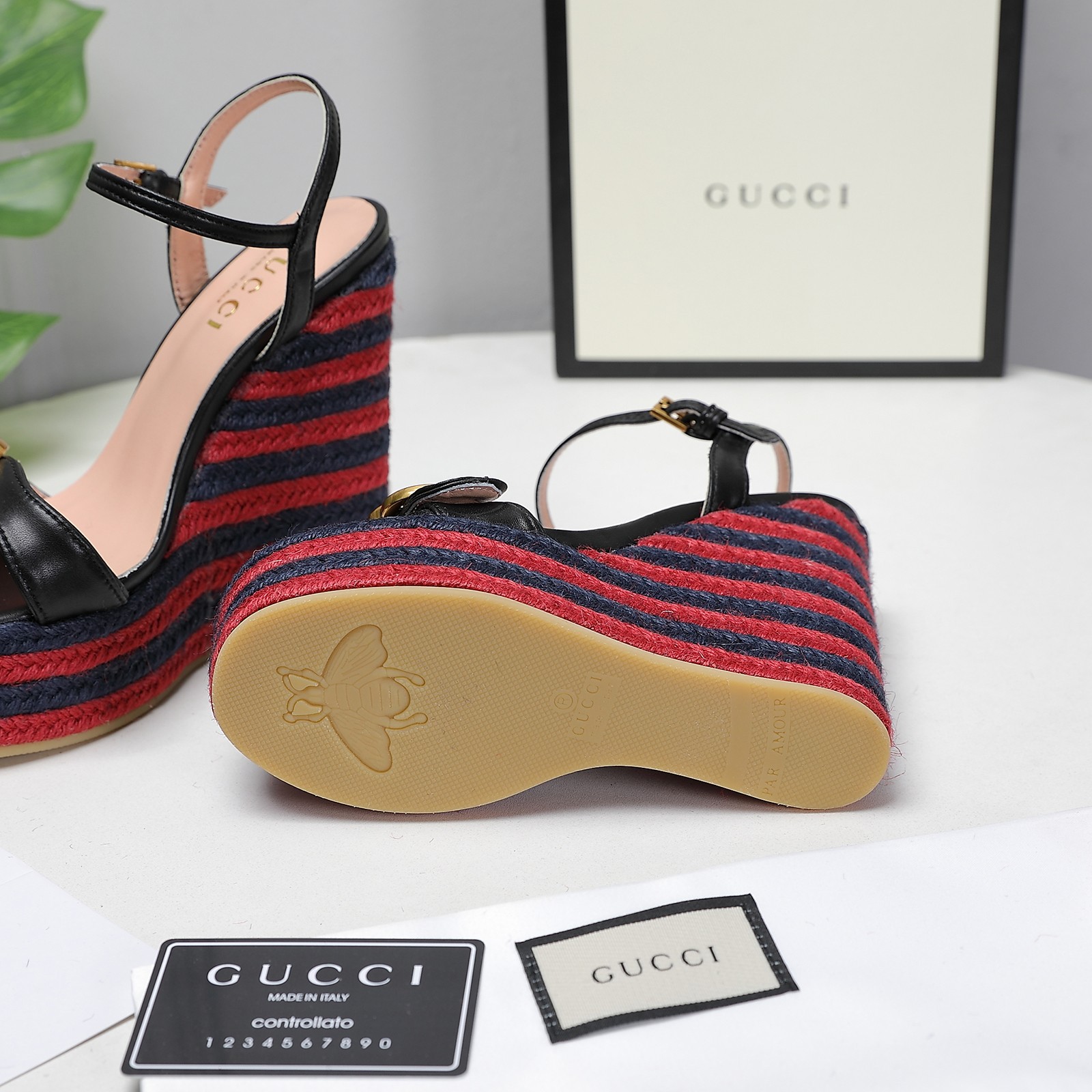 Versión de gama alta 2021Gucci Gucci nuevo talón inclinado sandalias de plataforma de agua Este par 