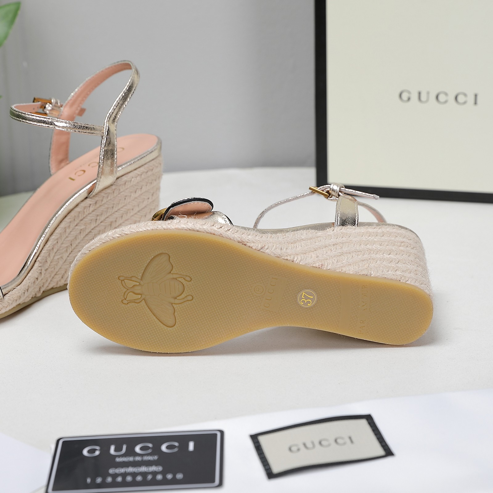 . Versión de gama alta 2021 Gucci Gucci nuevo talón inclinado sandalias de plataforma de agua Este p