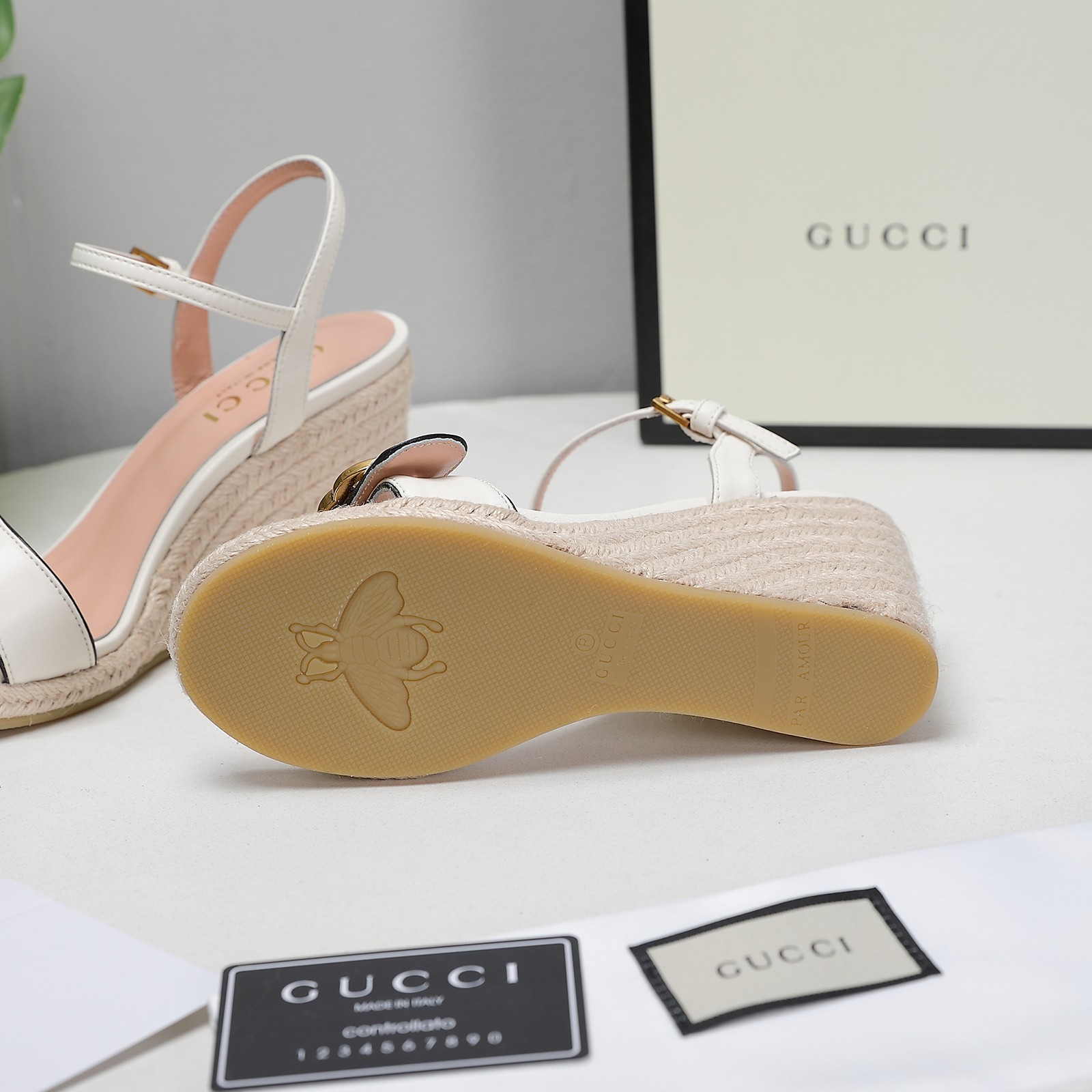 . Versión de gama alta 2021 Gucci Gucci nuevo talón inclinado sandalias de plataforma de agua Este p