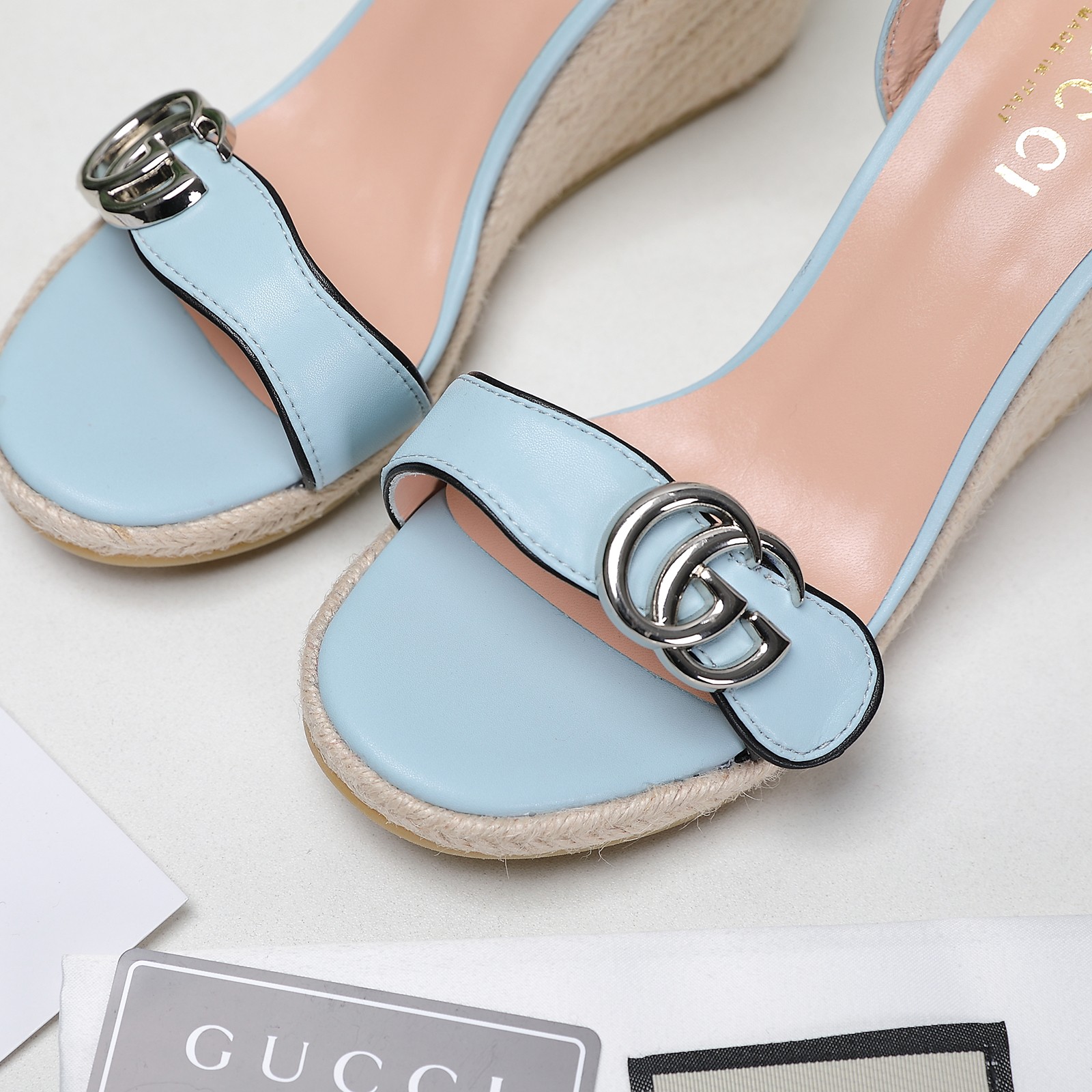 . Versión de gama alta 2021 Gucci Gucci nuevo talón inclinado sandalias de plataforma de agua Este p