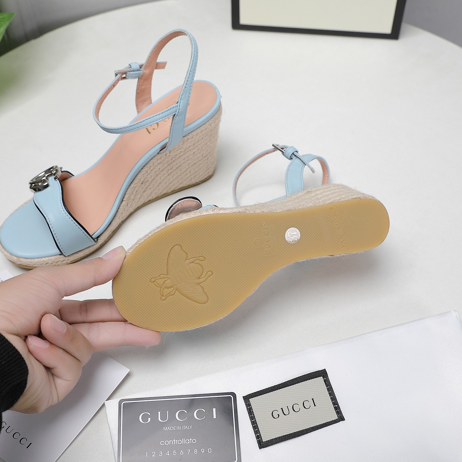 . Versión de gama alta 2021 Gucci Gucci nuevo talón inclinado sandalias de plataforma de agua Este p
