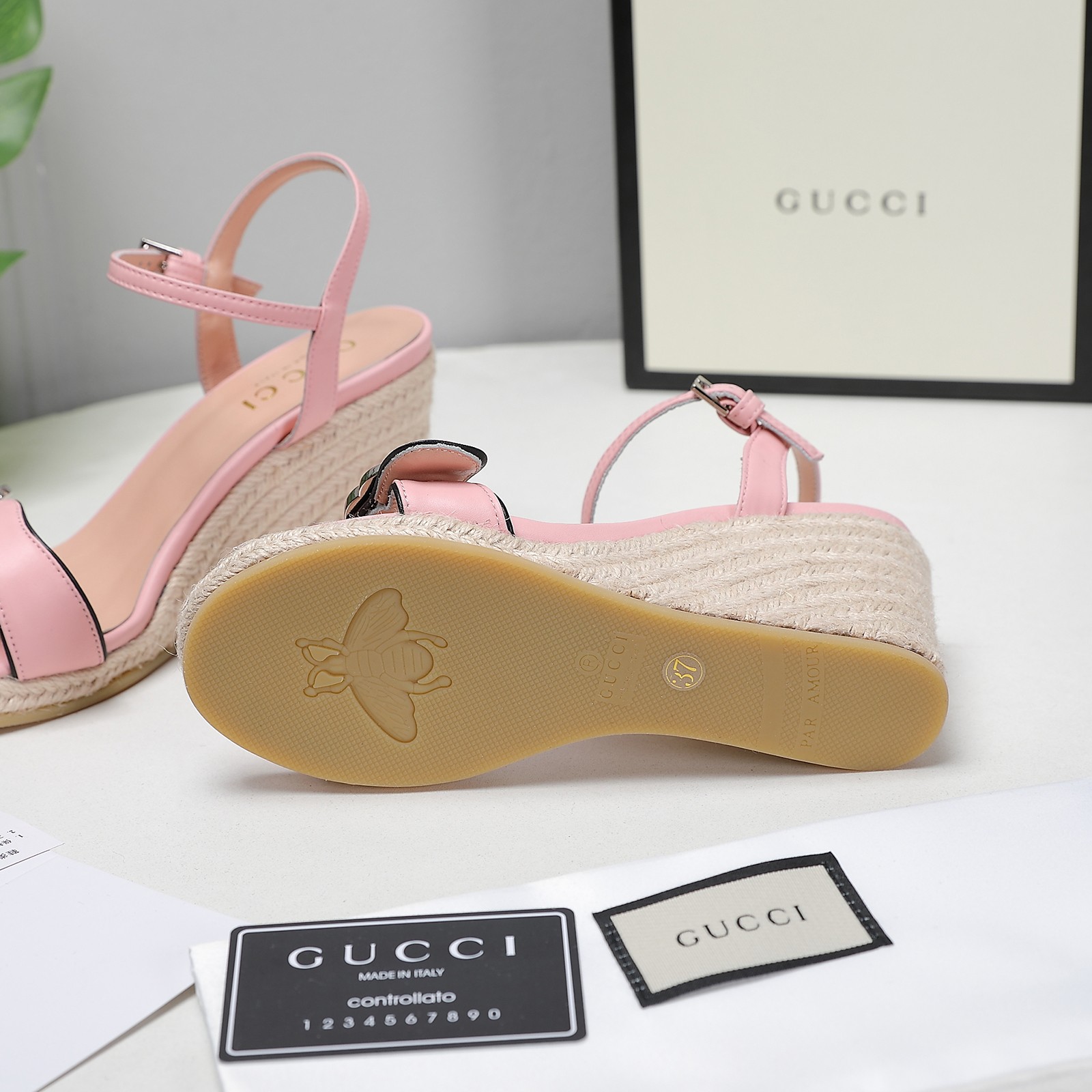 . Versión de gama alta 2021 Gucci Gucci nuevo talón inclinado sandalias de plataforma de agua Este p