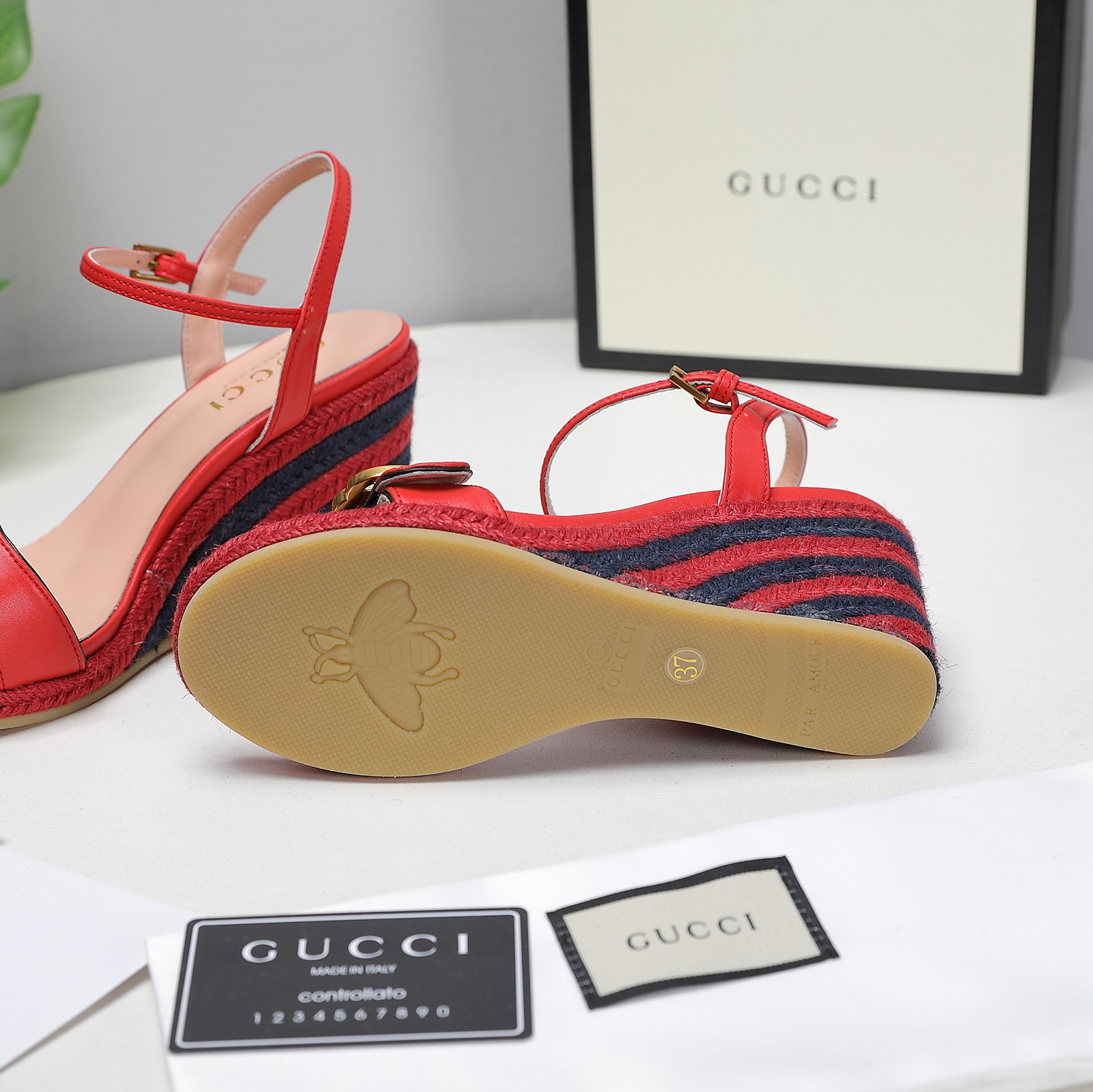 . Versión de gama alta 2021 Gucci Gucci nuevo talón inclinado sandalias de plataforma de agua Este p