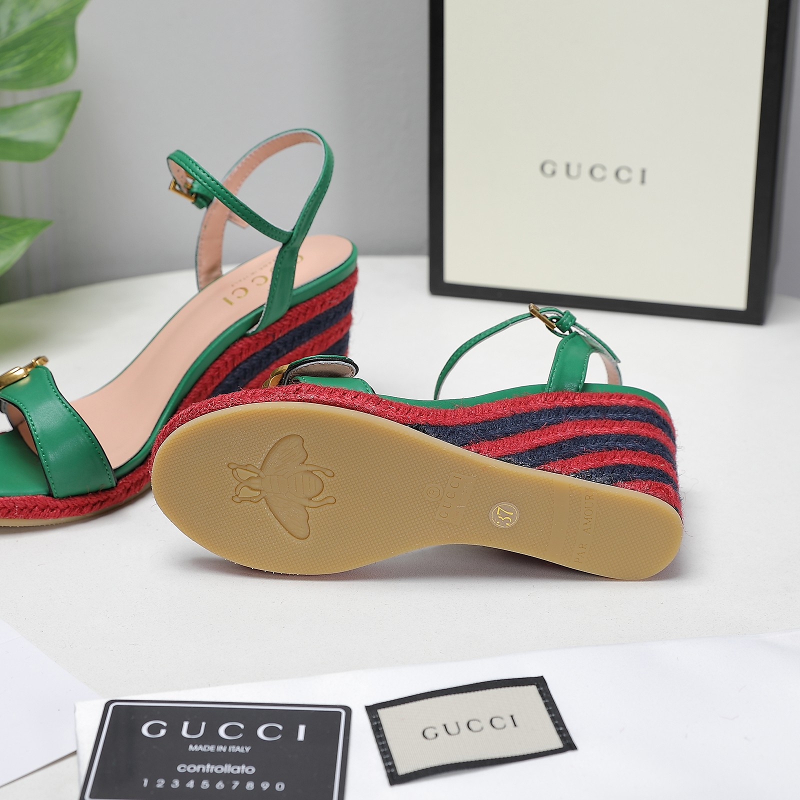 . Versión de gama alta 2021 Gucci Gucci nuevo talón inclinado sandalias de plataforma de agua Este p