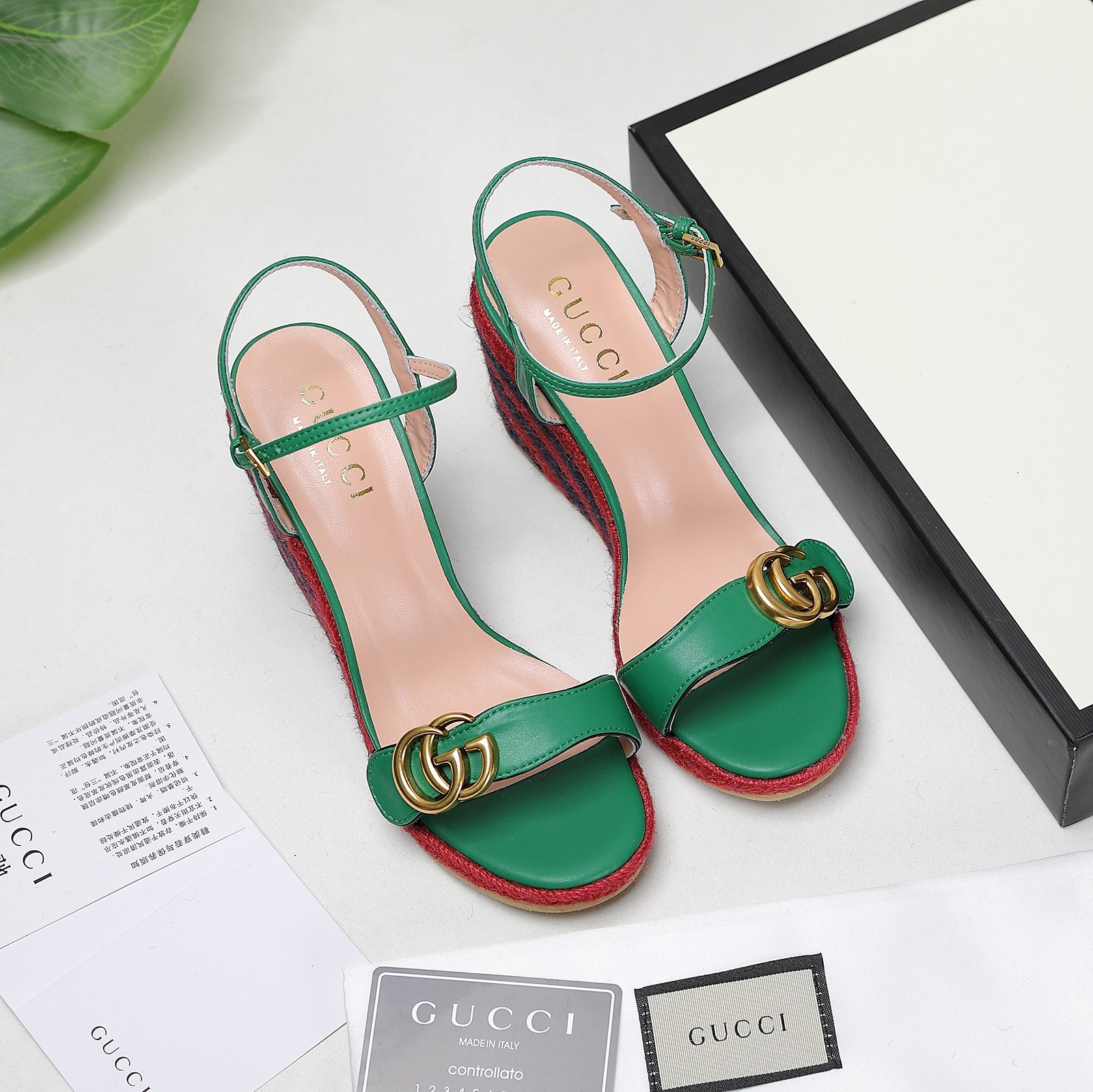 . Versión de gama alta 2021 Gucci Gucci nuevo talón inclinado sandalias de plataforma de agua Este p