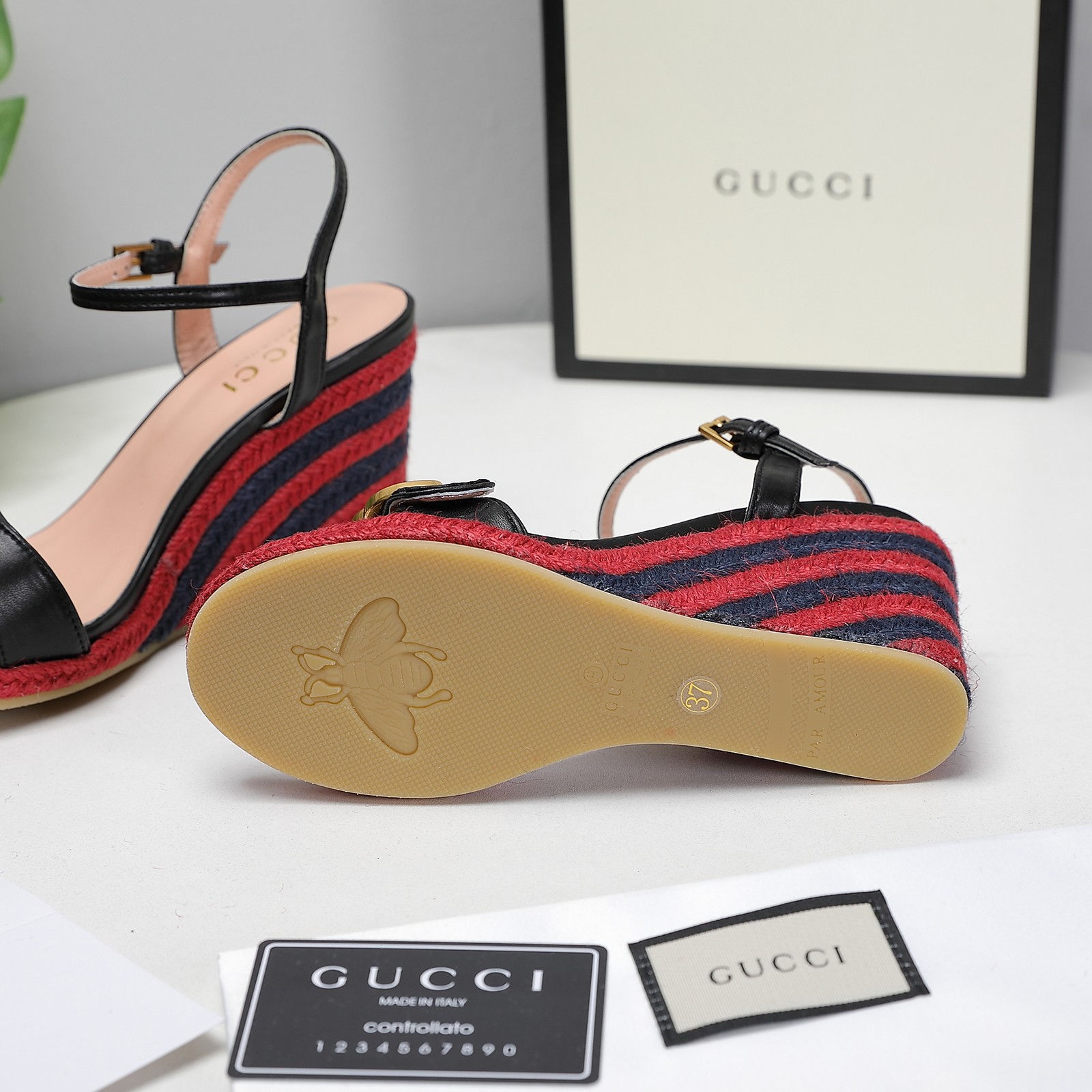 Versión de gama alta 2021Gucci Gucci nuevo talón inclinado sandalias de plataforma de agua Este par 