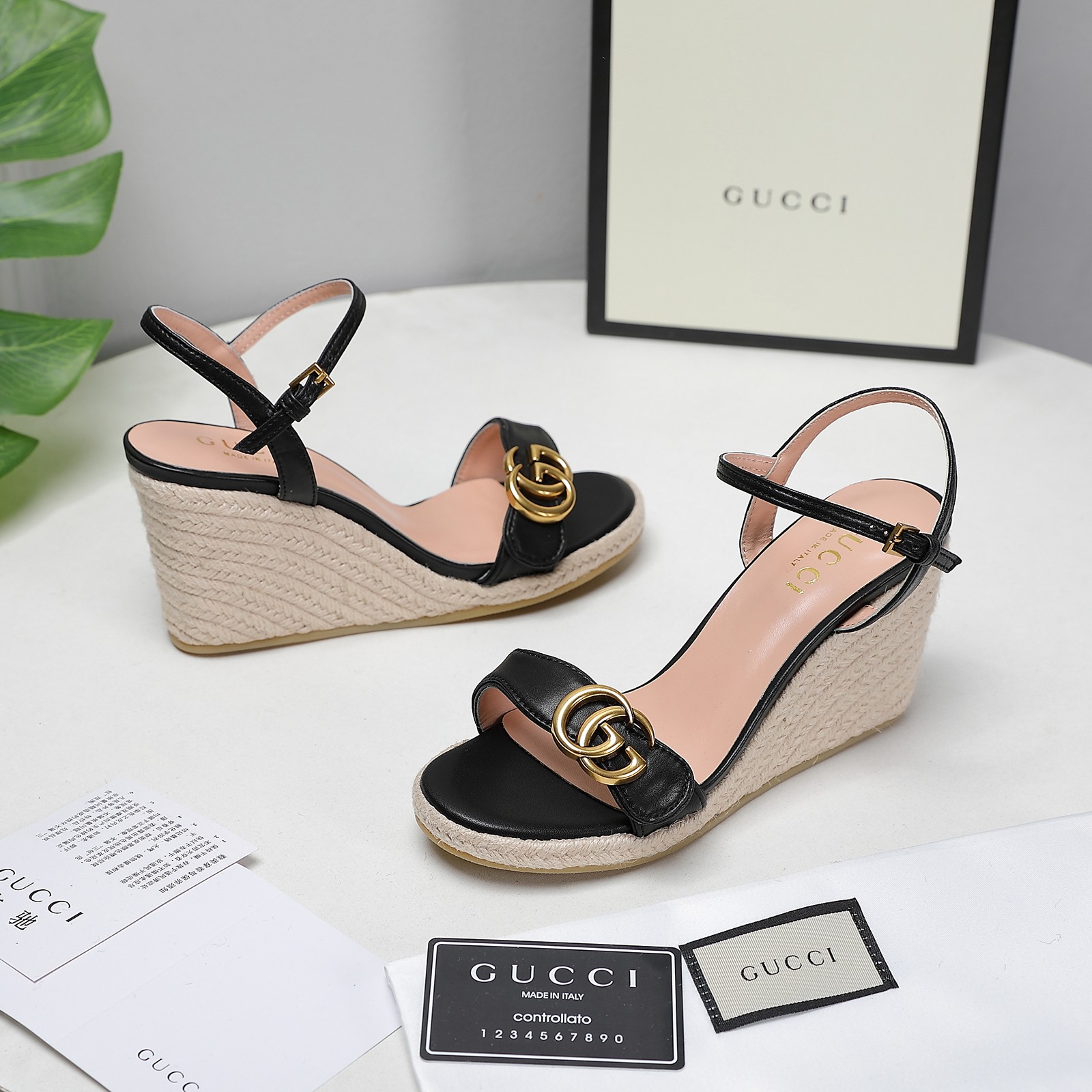 . Versión de gama alta 2021 Gucci Gucci nuevo talón inclinado sandalias de plataforma de agua Este p