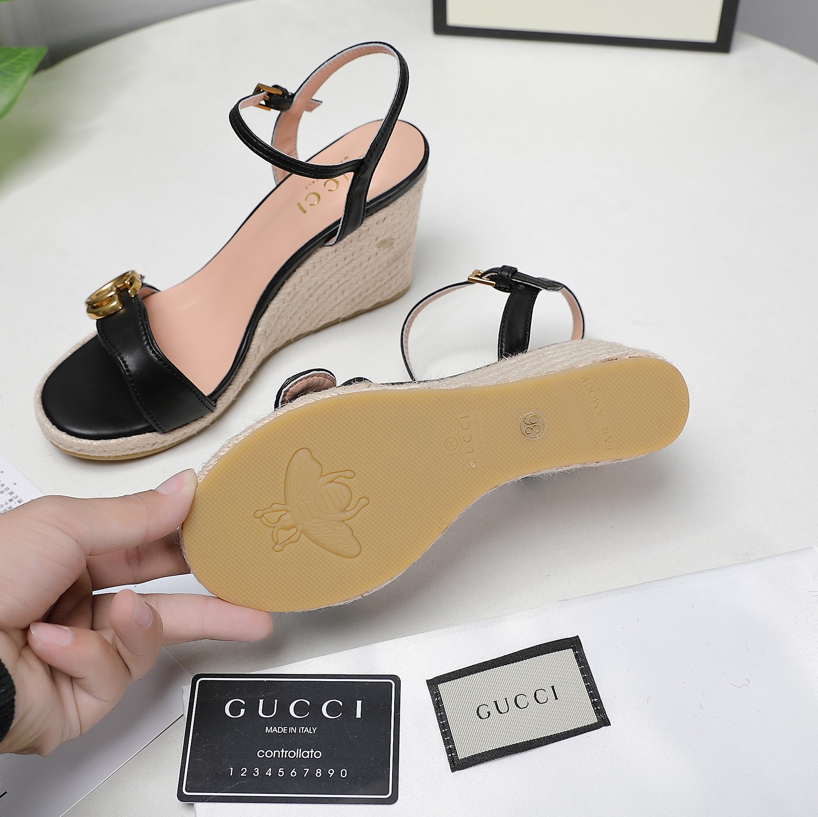 . Versión de gama alta 2021 Gucci Gucci nuevo talón inclinado sandalias de plataforma de agua Este p