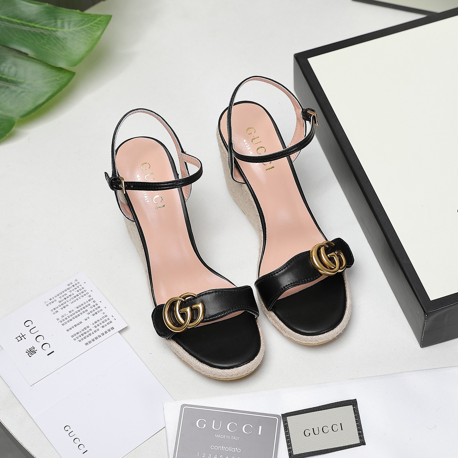 . Versión de gama alta 2021 Gucci Gucci nuevo talón inclinado sandalias de plataforma de agua Este p