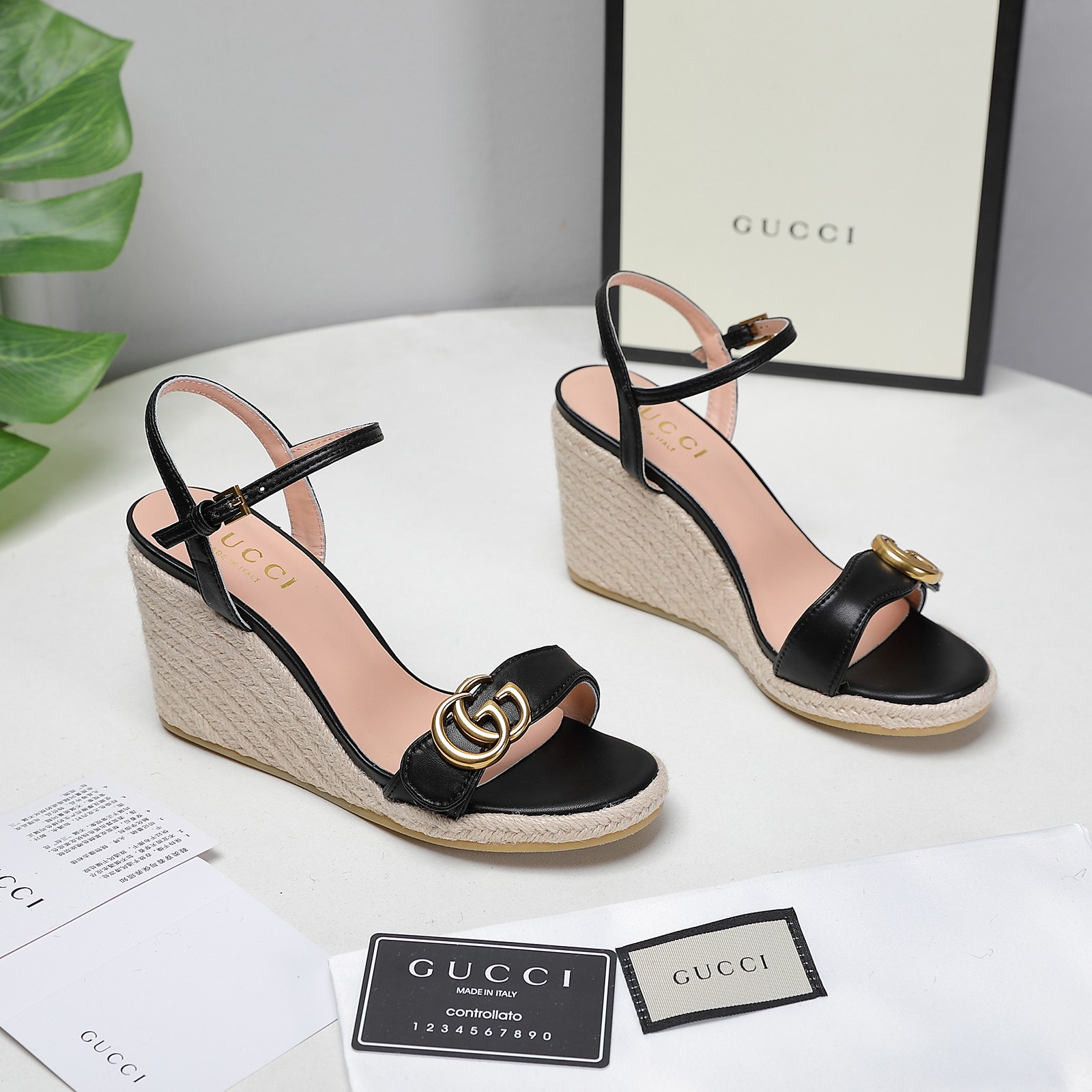 . Versión de gama alta 2021 Gucci Gucci nuevo talón inclinado sandalias de plataforma de agua Este p